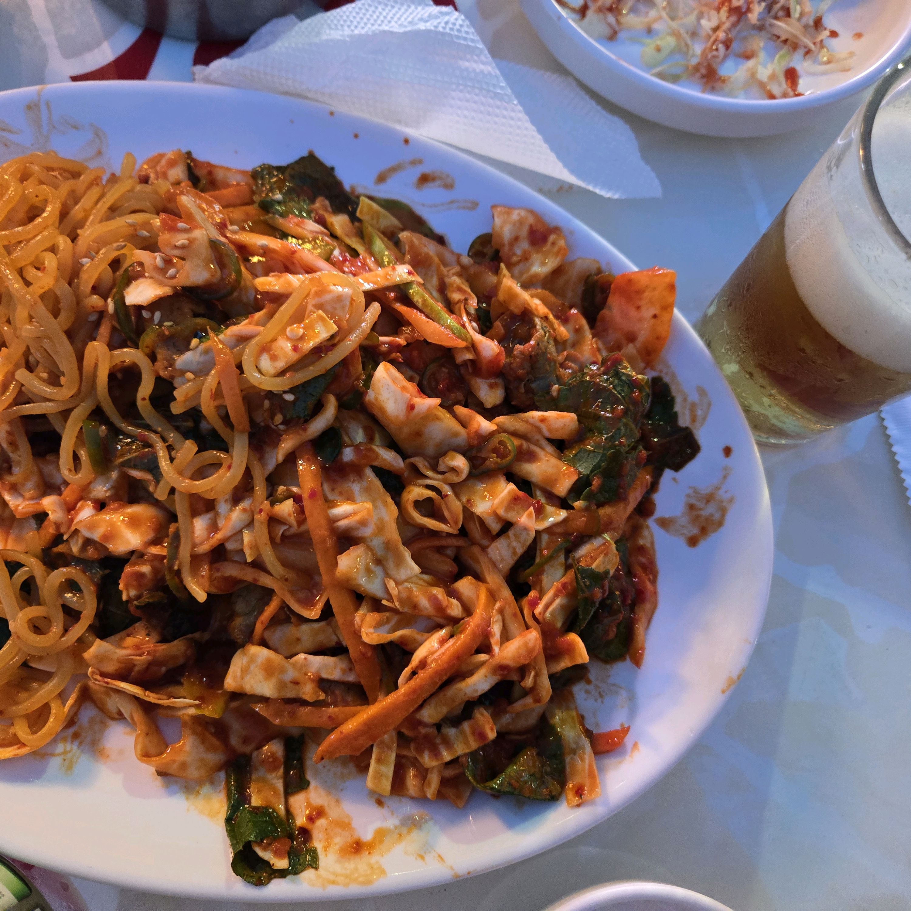 치킨 튀김이 아주 바삭하고 골뱅이쫄면도 매콤해서 너무 맛있게 먹었습니다.음식들이 다 맛있네