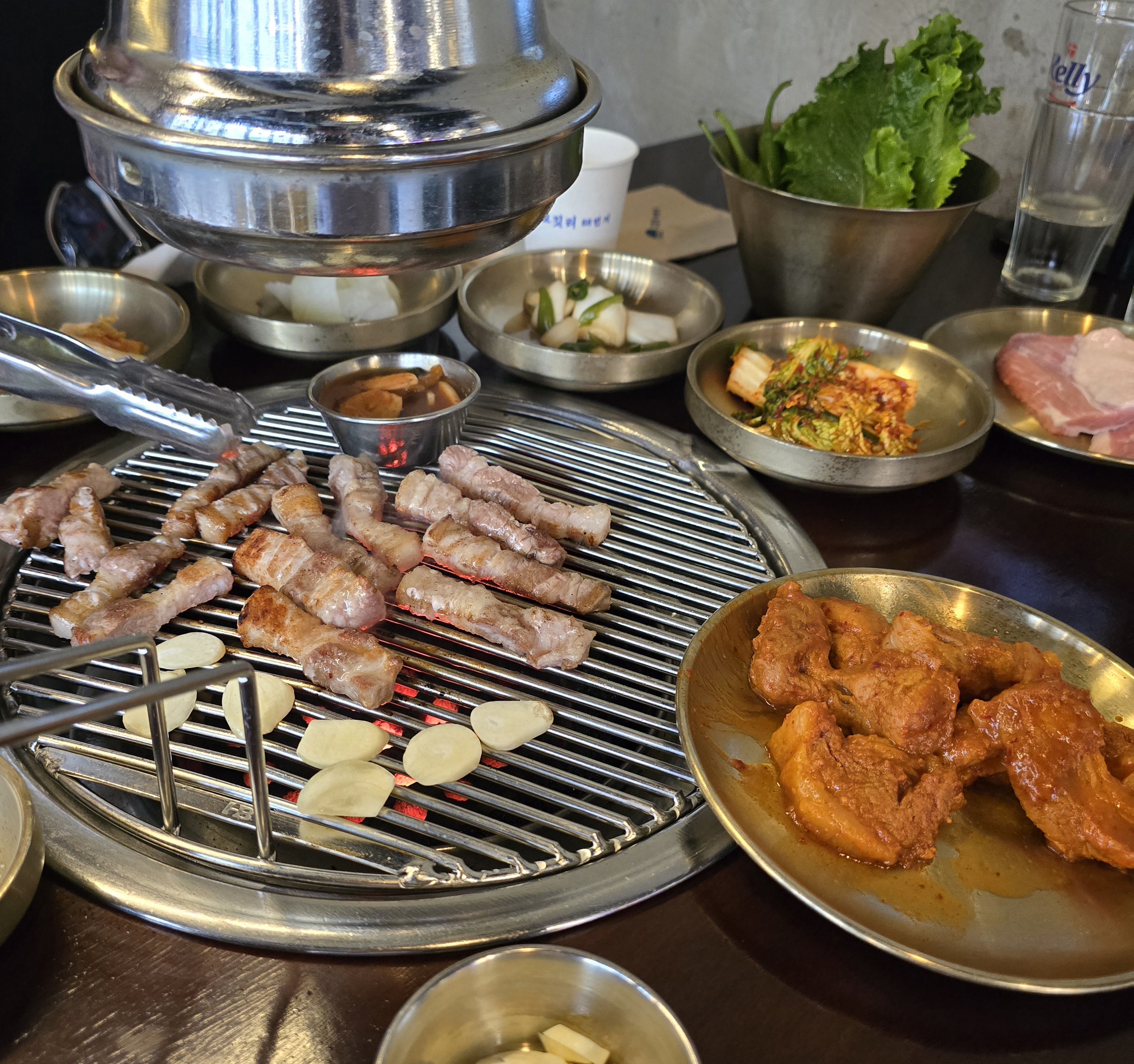 저번 방문때 맛있게 먹었던 경험으로 오늘 한번 더 들렀습니다. 고추장연탄구이도 제법 맛있네