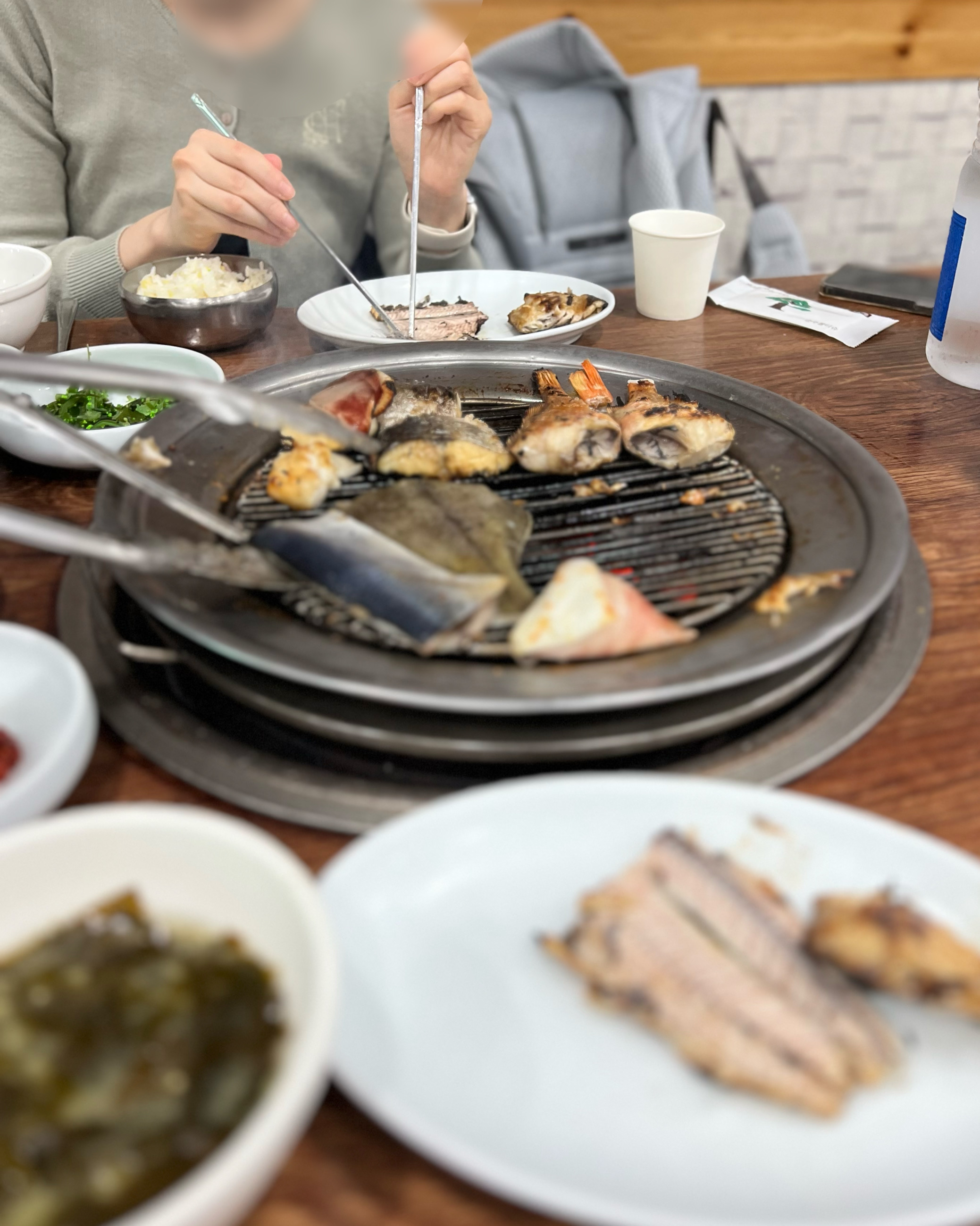 밤에 산책하다 발견하고 다음날 아침에 방문했어요. - 아바이마을 맛집 88생선구이