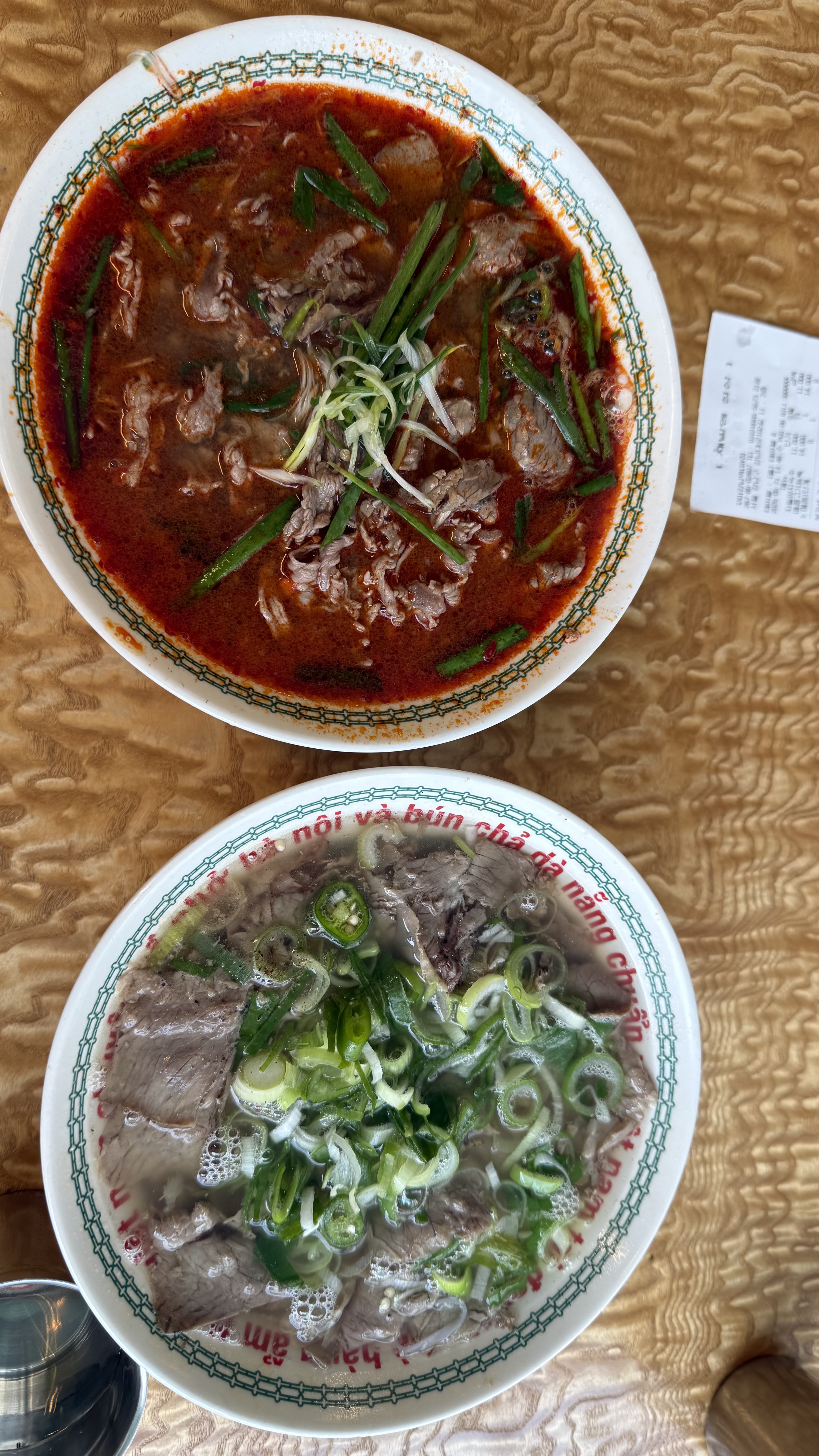 기름기도 적고 현지 쌀국수처럼 넘 맛있네요 다른 지점에서도 먹어봤지만 여기 정말 맛있는 것
