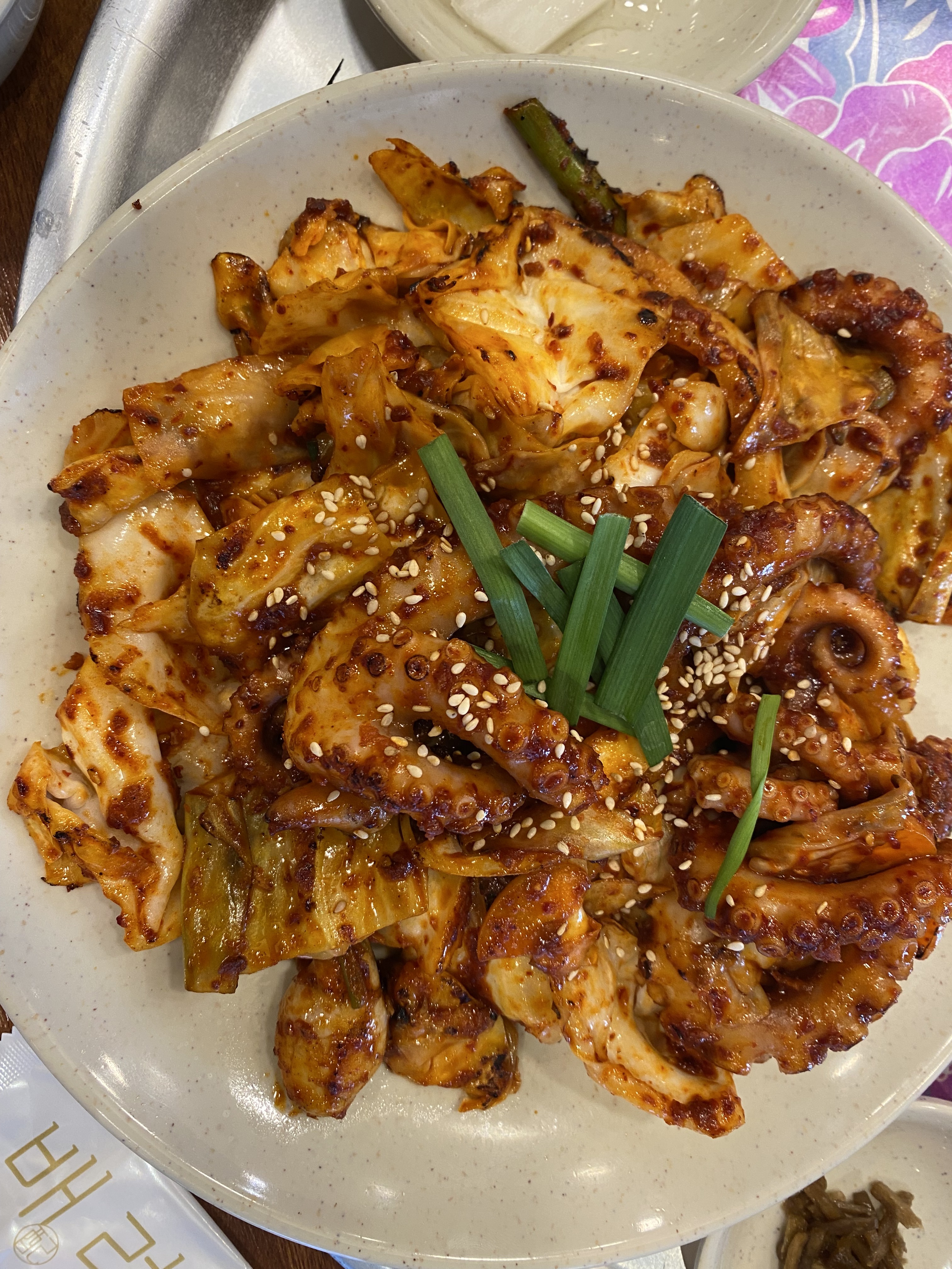 불맛나는 낙지볶음과수육 막국수까지 2명이서 배부르게 먹었네요 낙지하고 수육이 엄청 부드러워