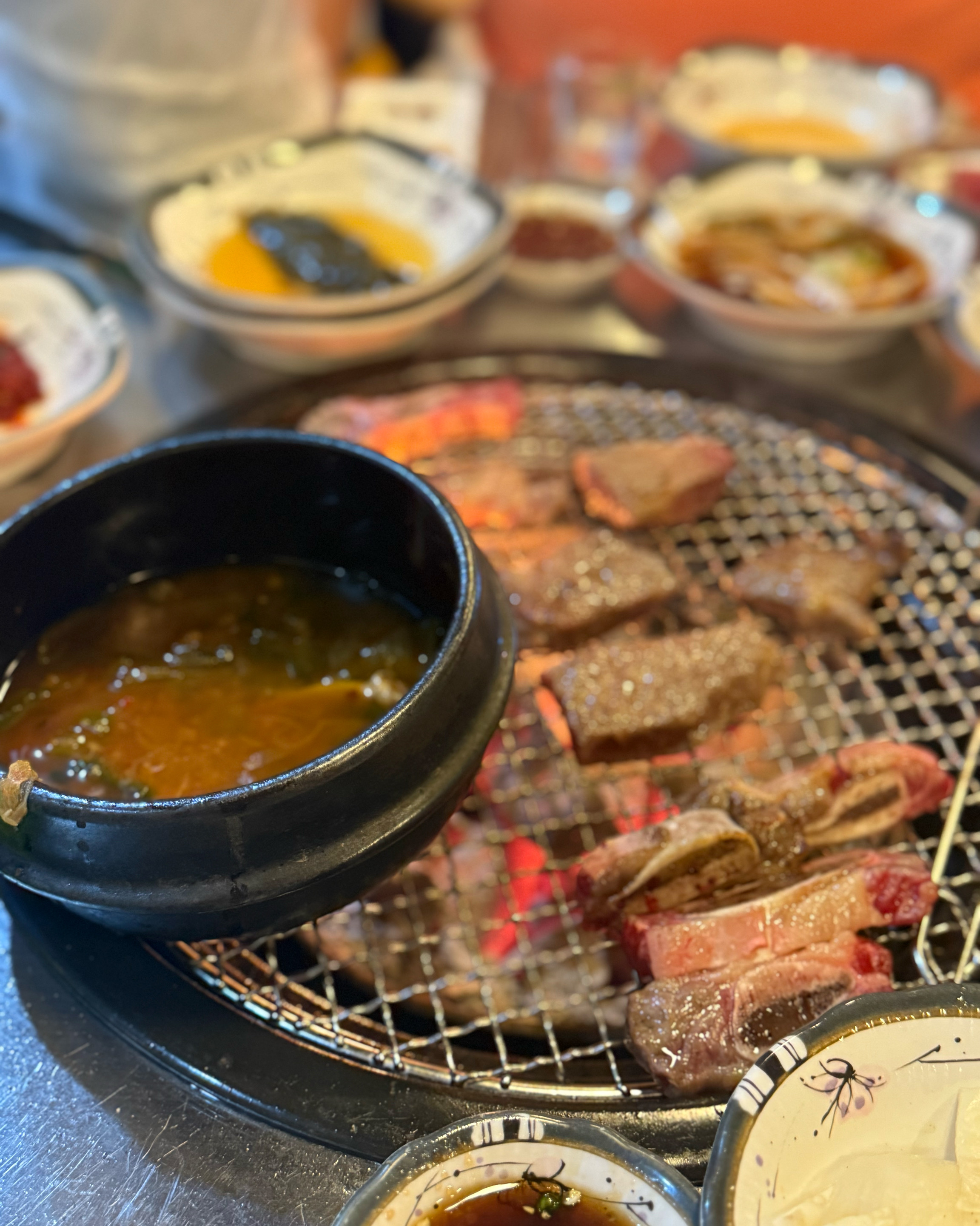분위기도 좋고 고기맛도 좋아요! 메뉴 종류가 많아서 넘 좋아요 :) 직원분들도 친절해서 자
