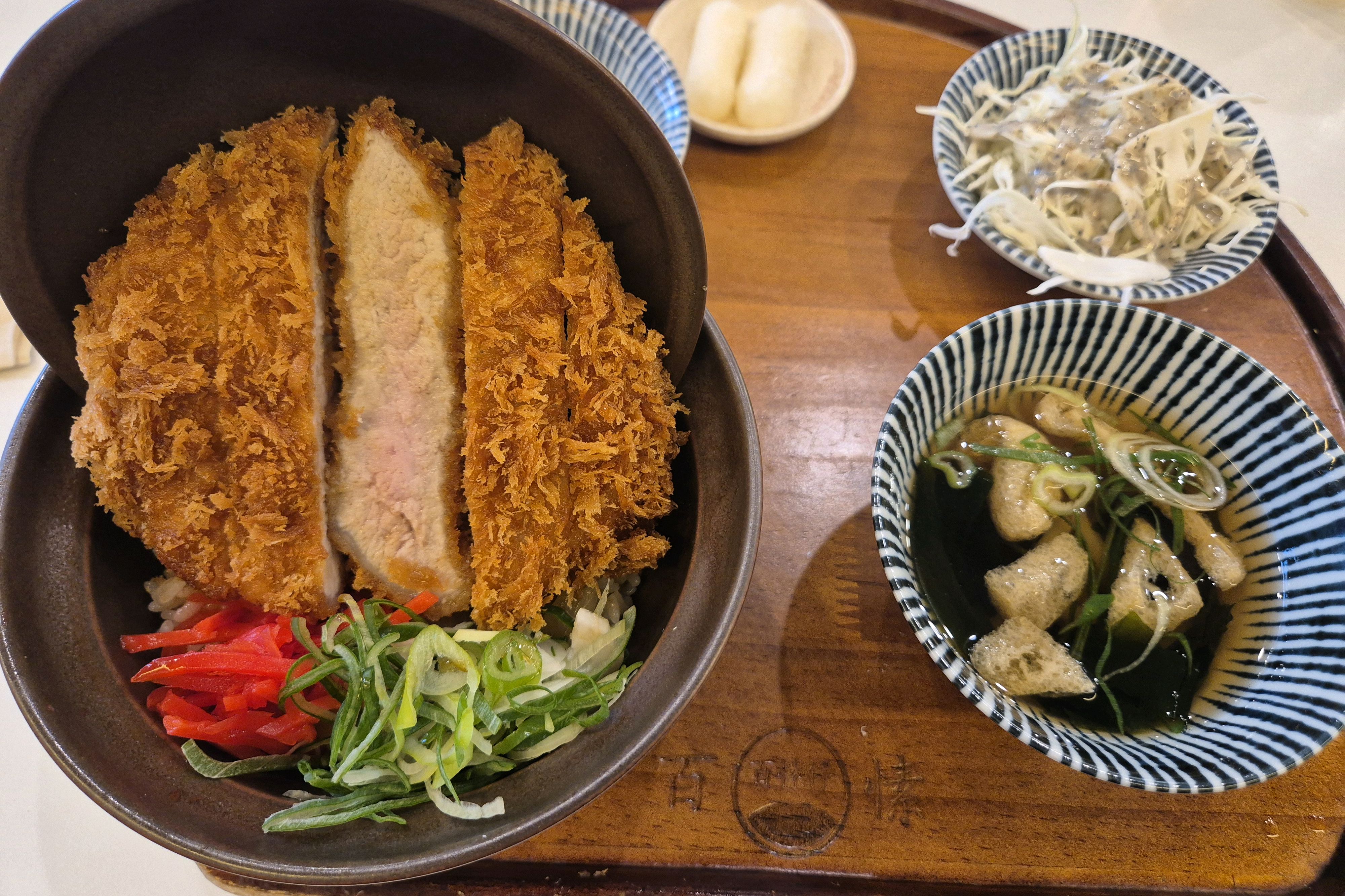 오늘 일하고와서 힘들었는데 가츠동 먹고 기운이 나네요! - 등촌역 맛집 백소정 등촌역점