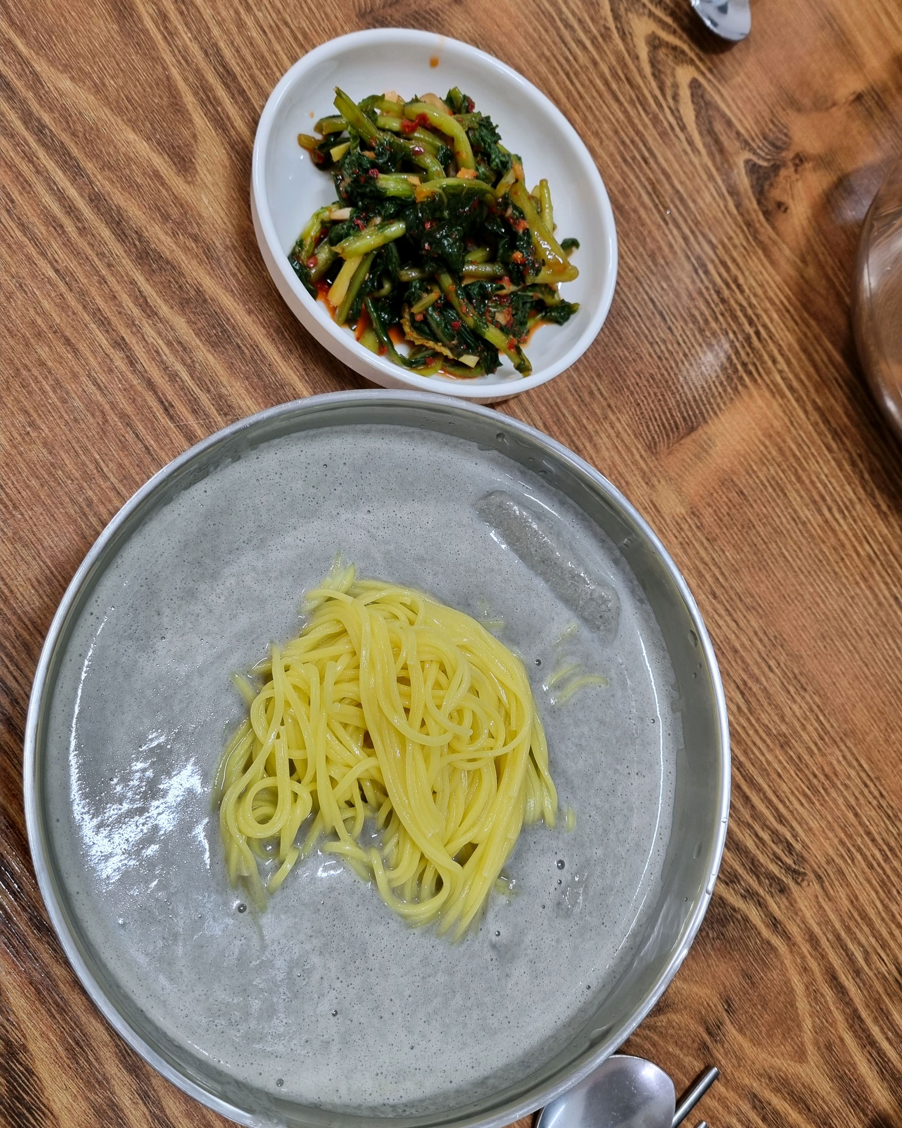 재료가 신선해요 - 대전 맛집 고단백식당