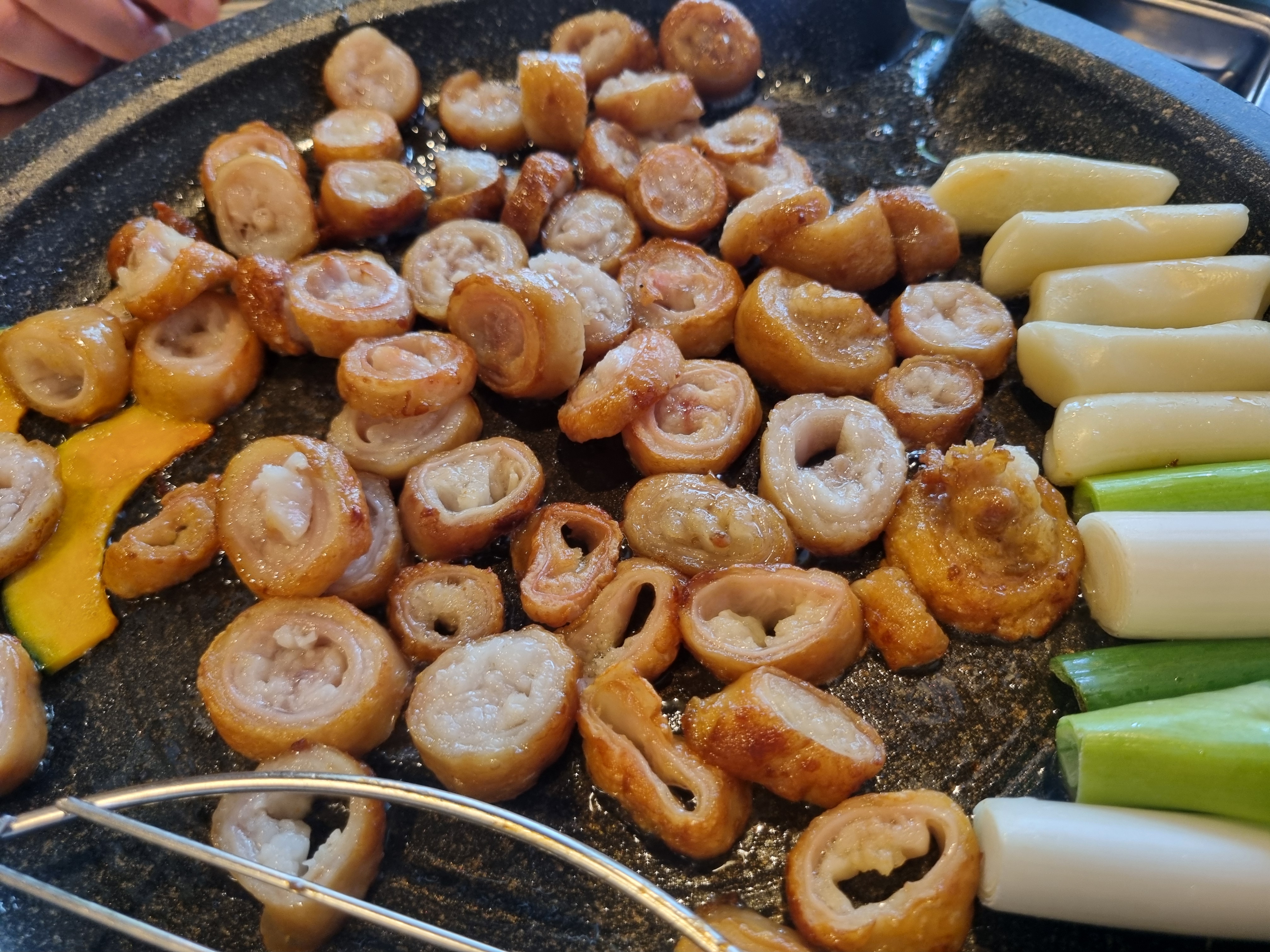 연막창 진짜 맛있네요! 완전 부드럽고 잡내 하나없어서 막창 초보자들도 맛있게 먹을 수 있어