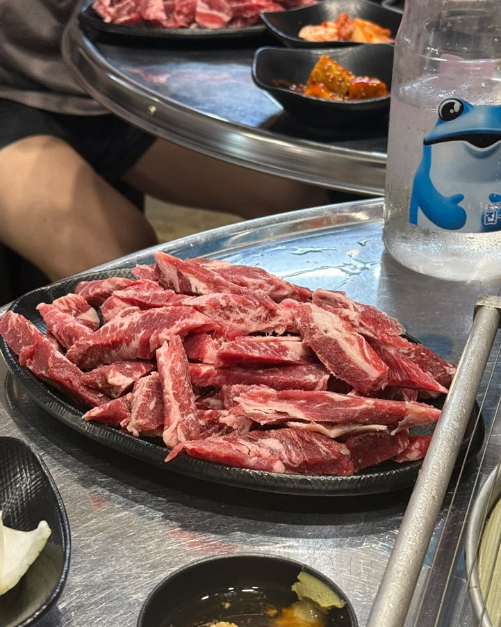 가족들이랑 왔는데 고기가 너무 맛있어서 다들 만족하면서 먹었어용! - 대전 맛집 춘선소제동 숯불구이