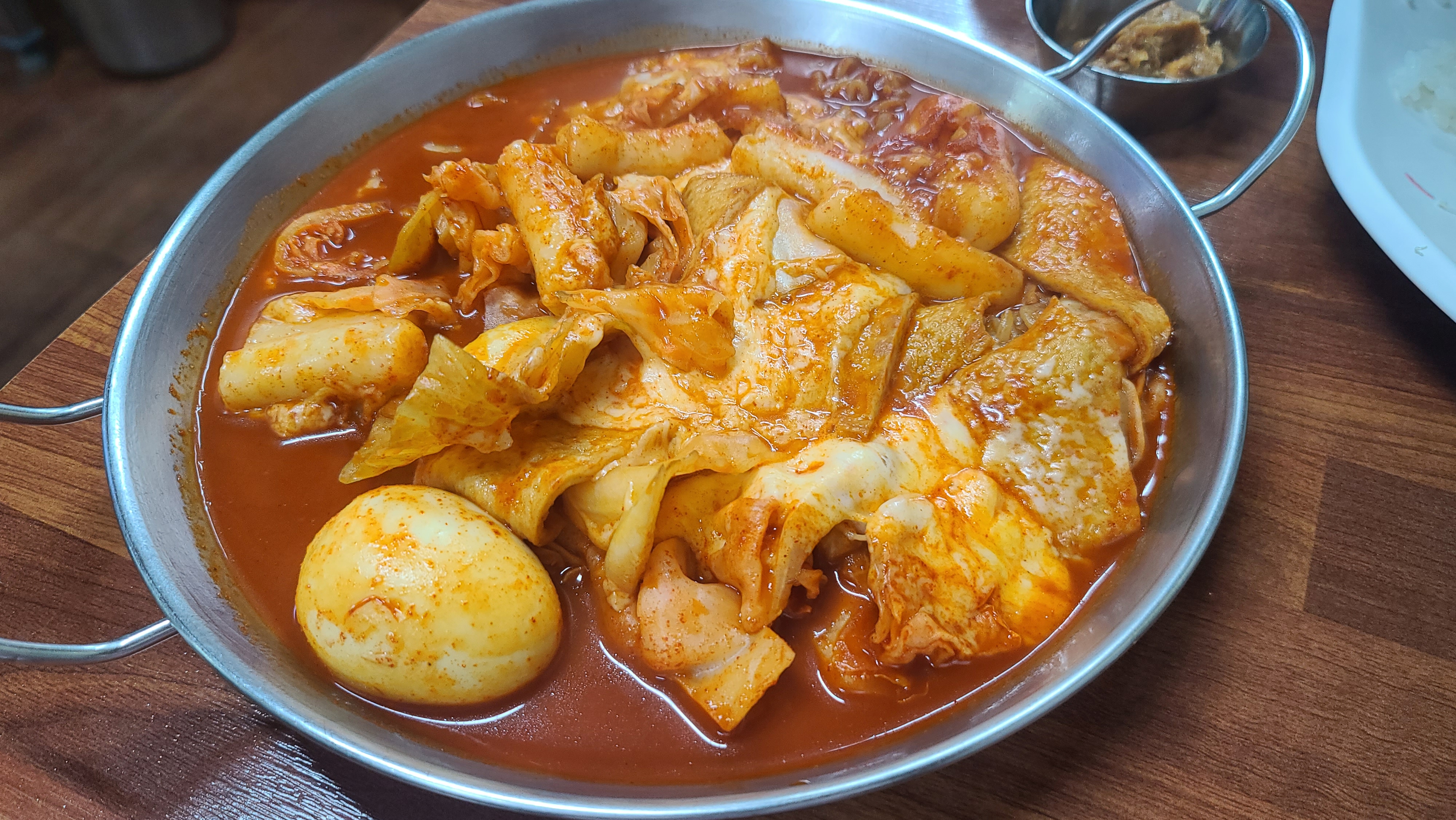 돈까스랑 떡볶이 찰떡궁합이네요~^^ - 대구 맛집 함지박