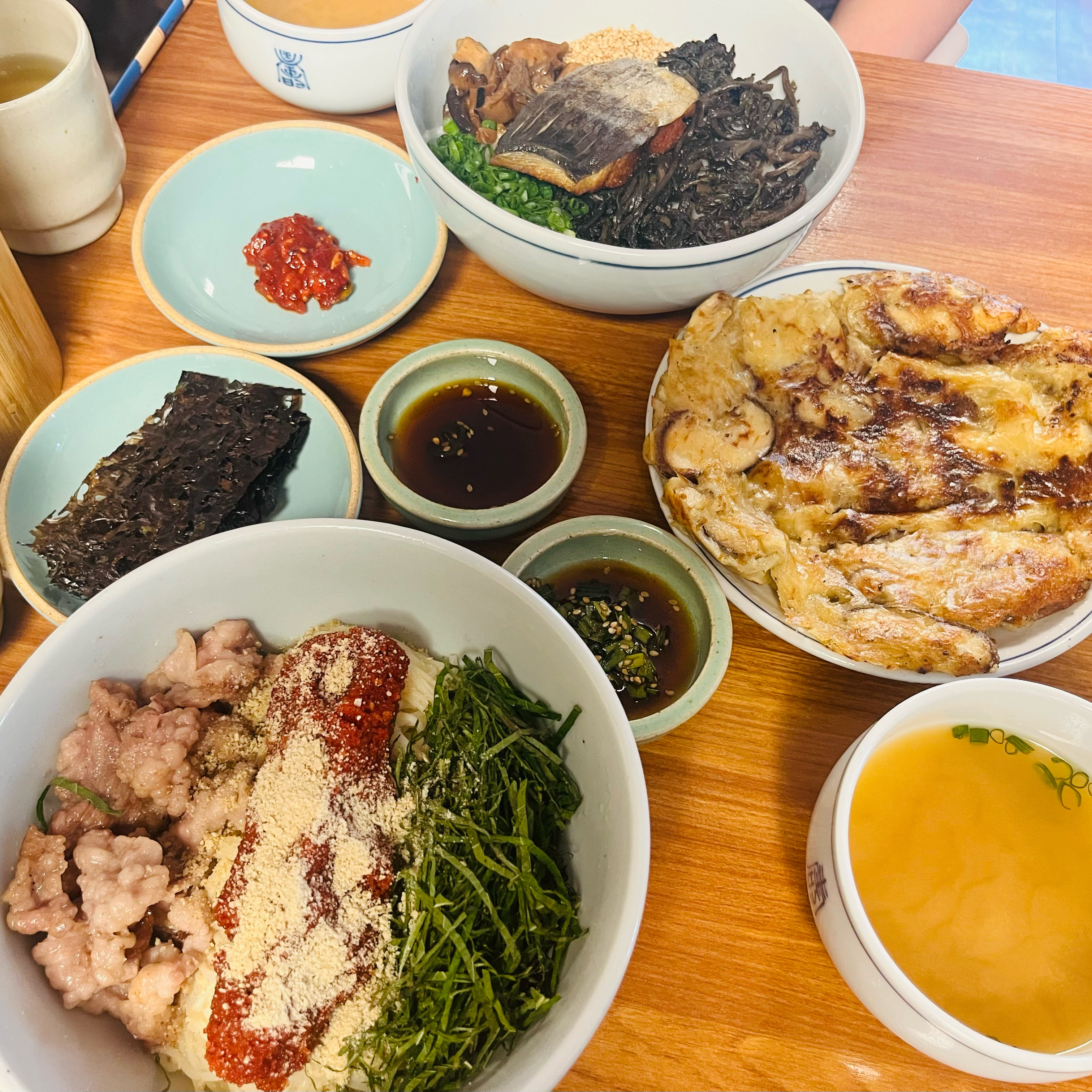 처음 와본곳인데 완전 맛집이네요!! 가게 분위기도 감성있고 일단 음식들이 다 맛있어요!☺️