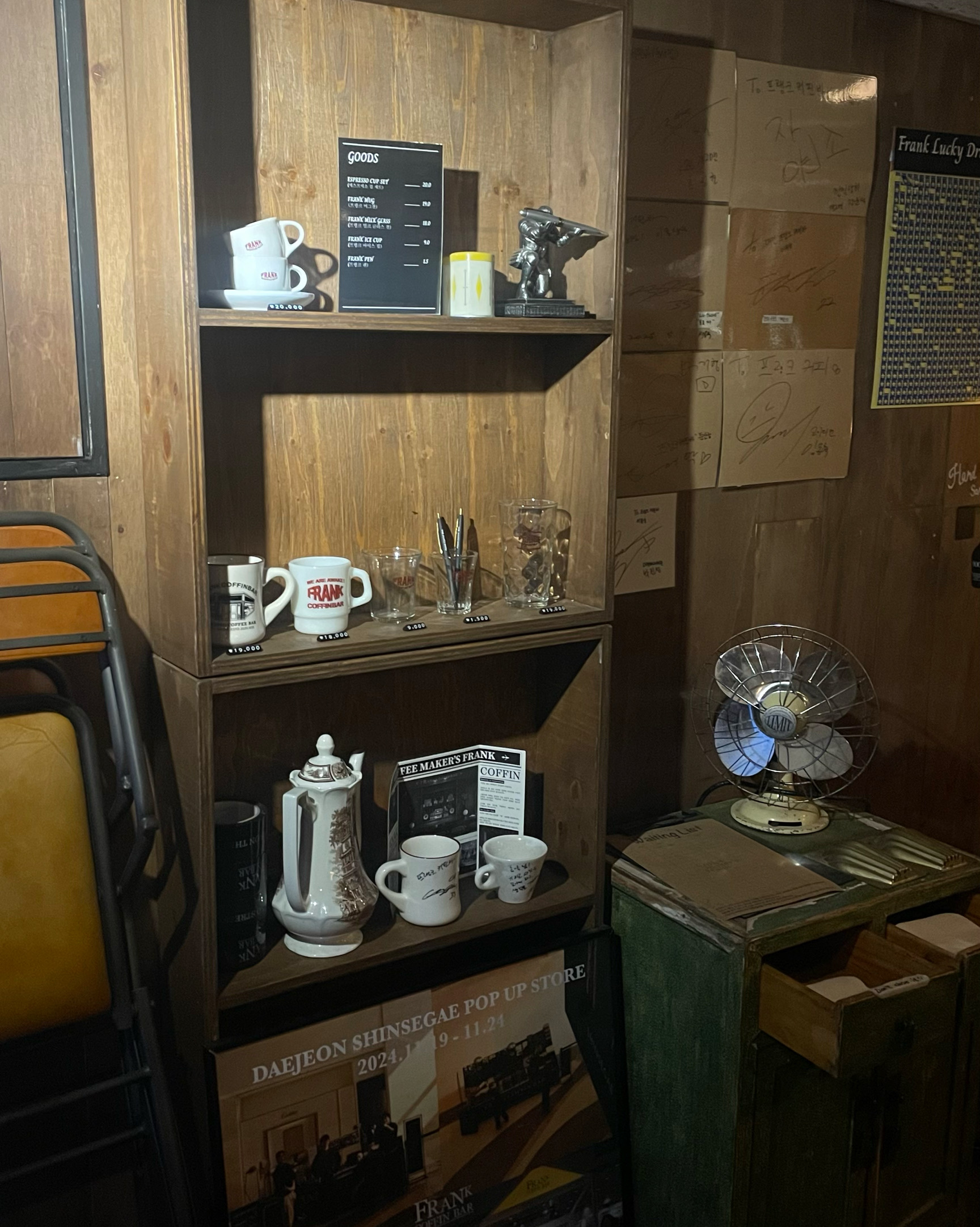 여기 분위기도 너무 좋고 어두워서 사진도 잘 나왔어요ㅎㅎ 사장님?도 친절하시구 친구랑 대화