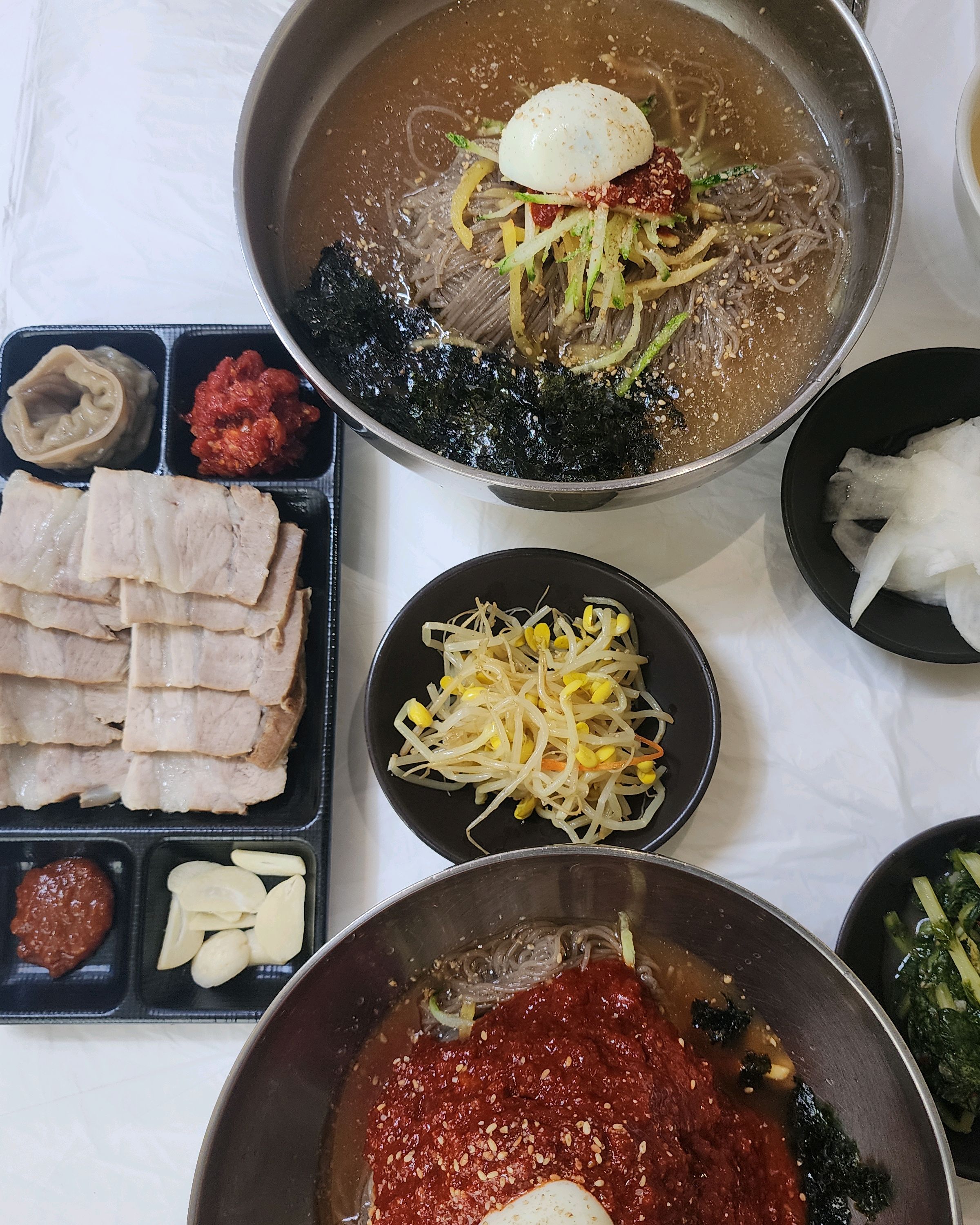 비빔막국수 자극적이지 않고 담백하니 맛있네요~~ - 아바이마을 맛집 솔밭가든막국수