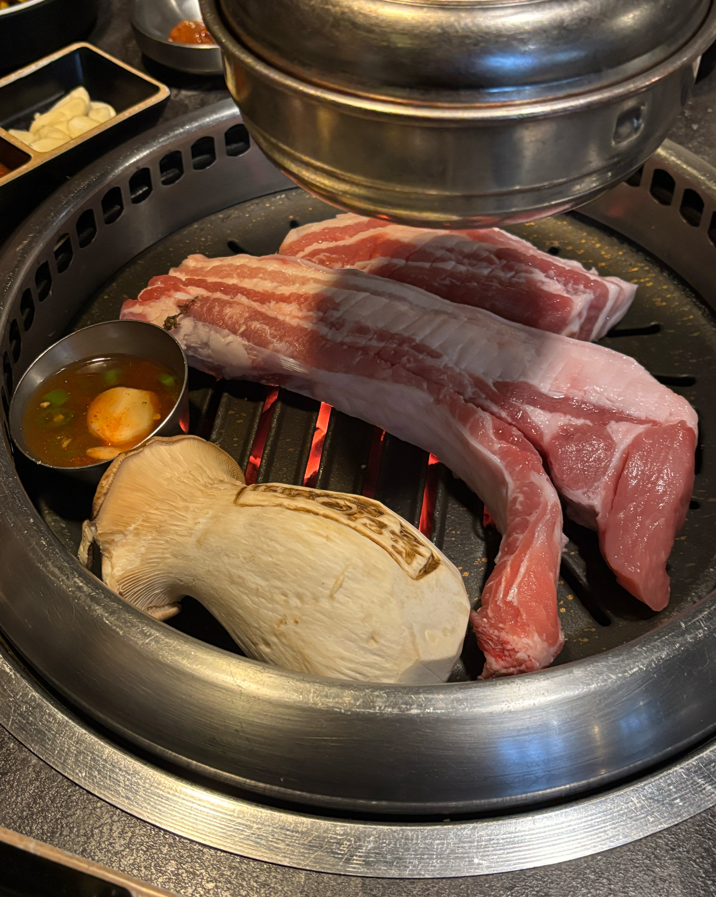 너무 맛있어요!! 매장이 넓고 깨끗함 - 제주 맛집 돌담흑돼지 중문점