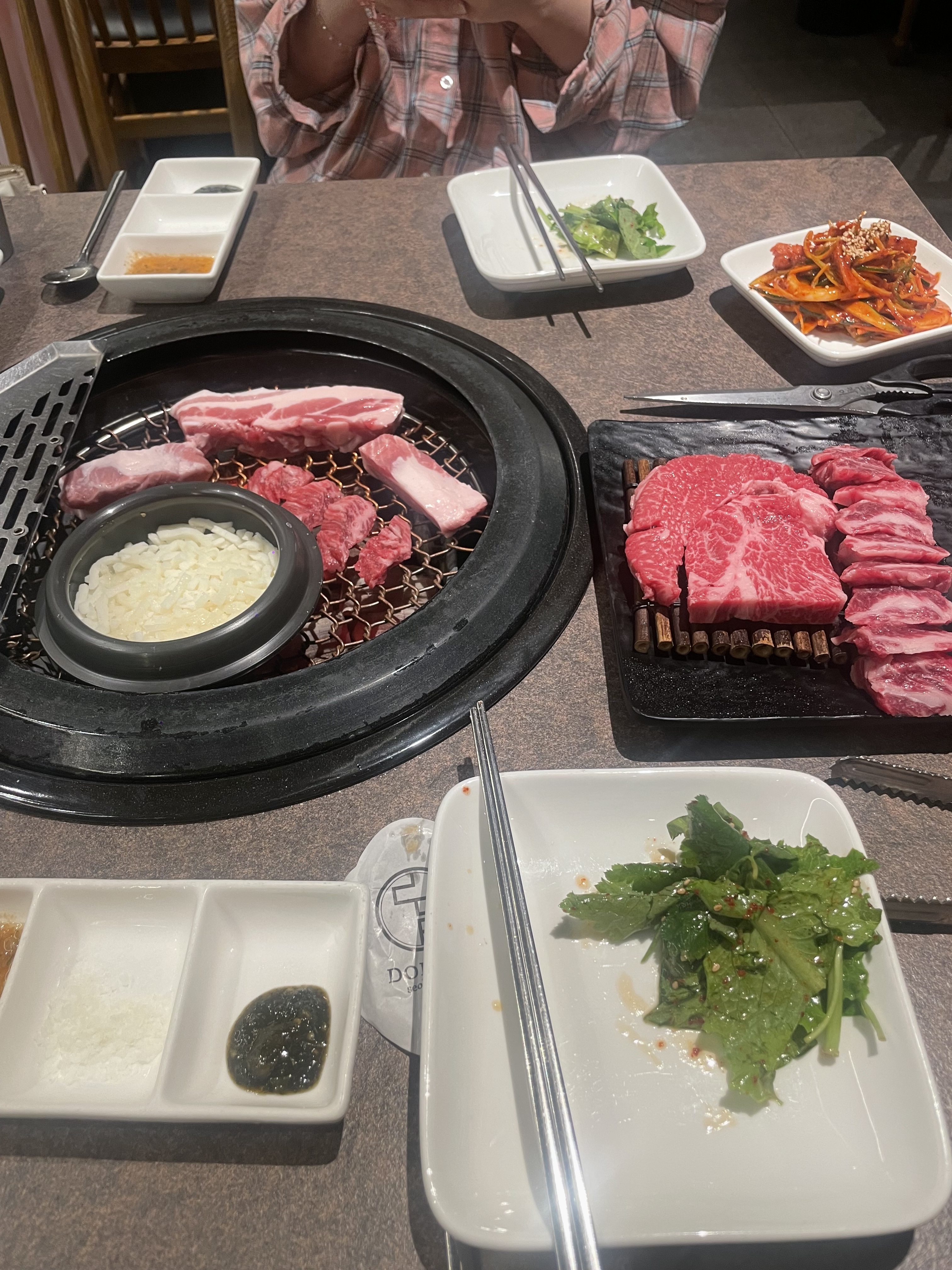 직원분도 정말친절하시고 발렛도되서 강남권에서 밥먹기 정말좋습니다! 고기도 특별하게 맛있고