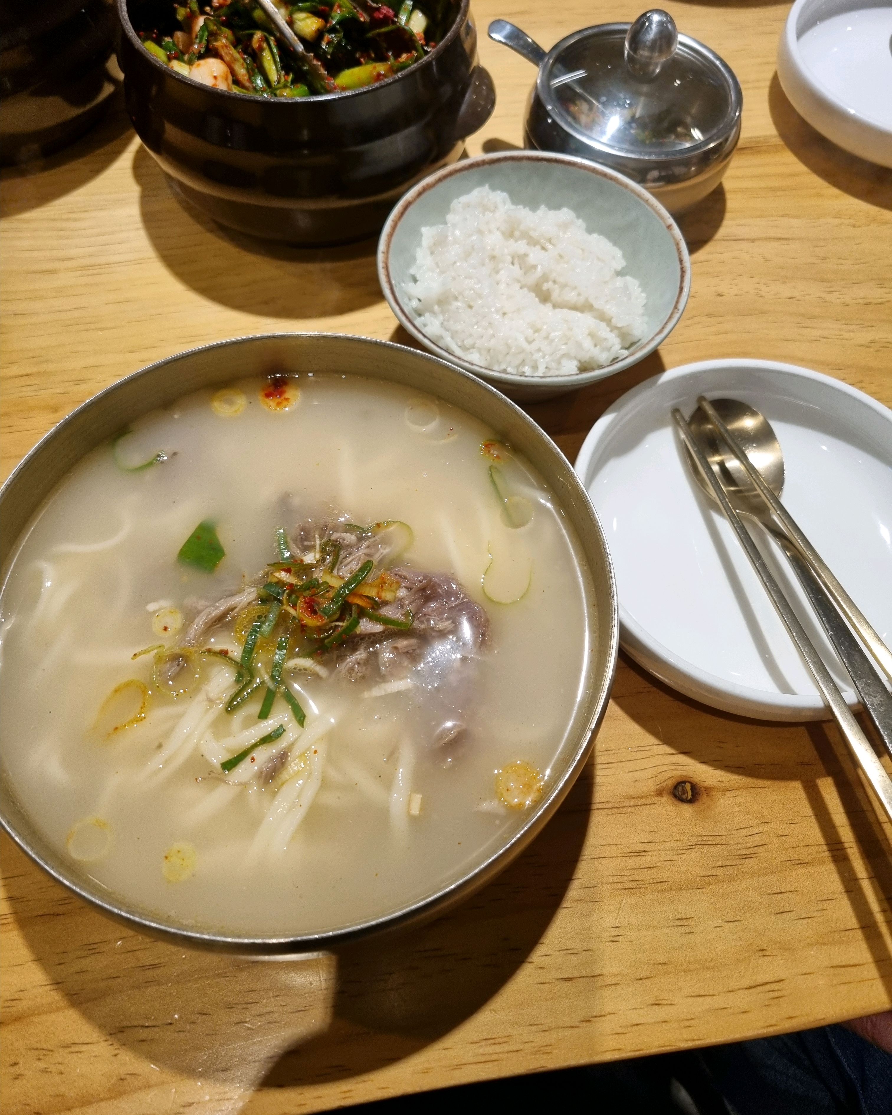 오랫만에 진밀옥 찐 사골칼국수로 맛있는 점심식사를 했어요. - 강남맛집 진밀옥 본점