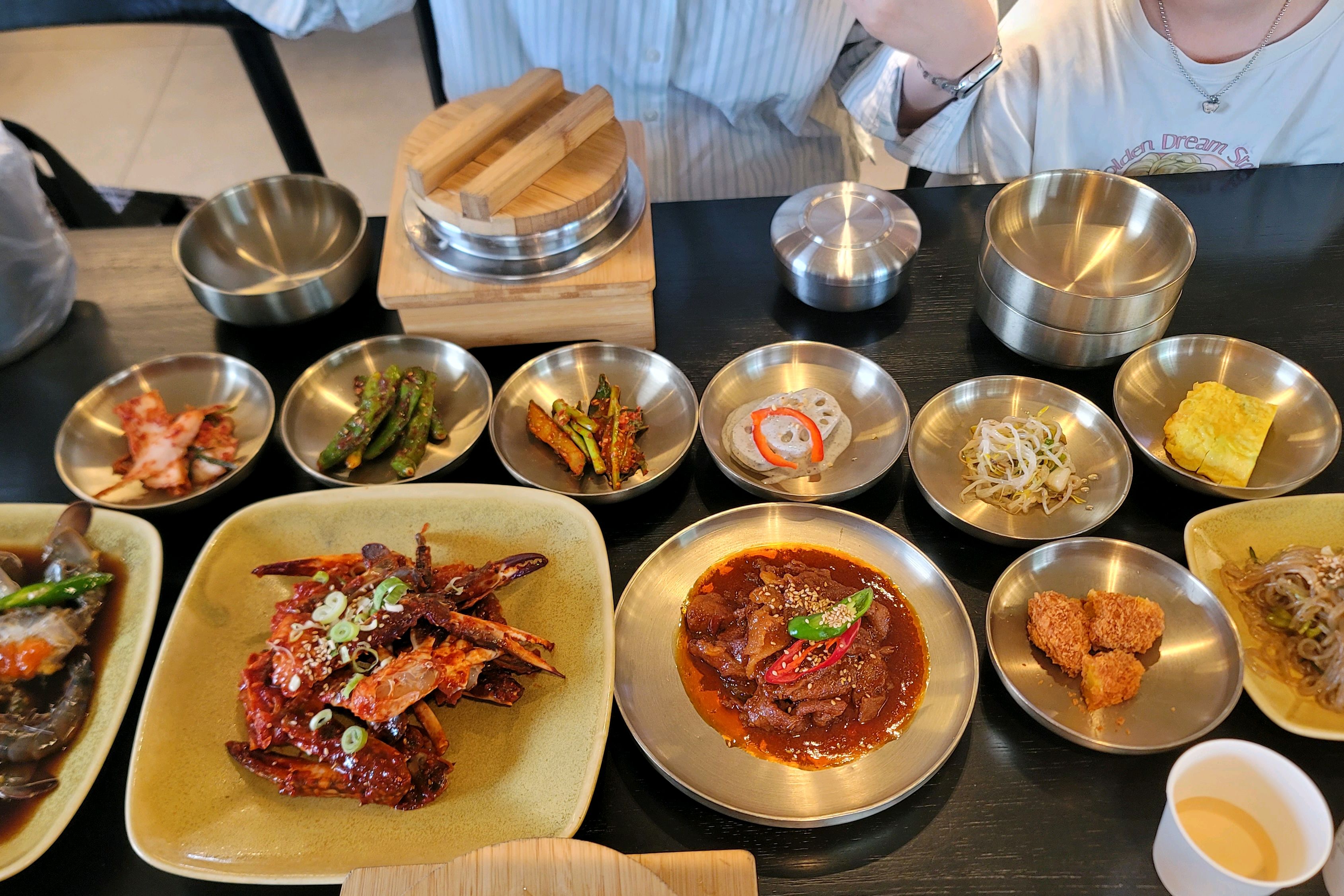 가족들과 2주간의 여행중 방문한 이곳!! 숙소 아난티에서도 너무 가까워서 좋아요!! - 부산기장 비원식탁 기장본점