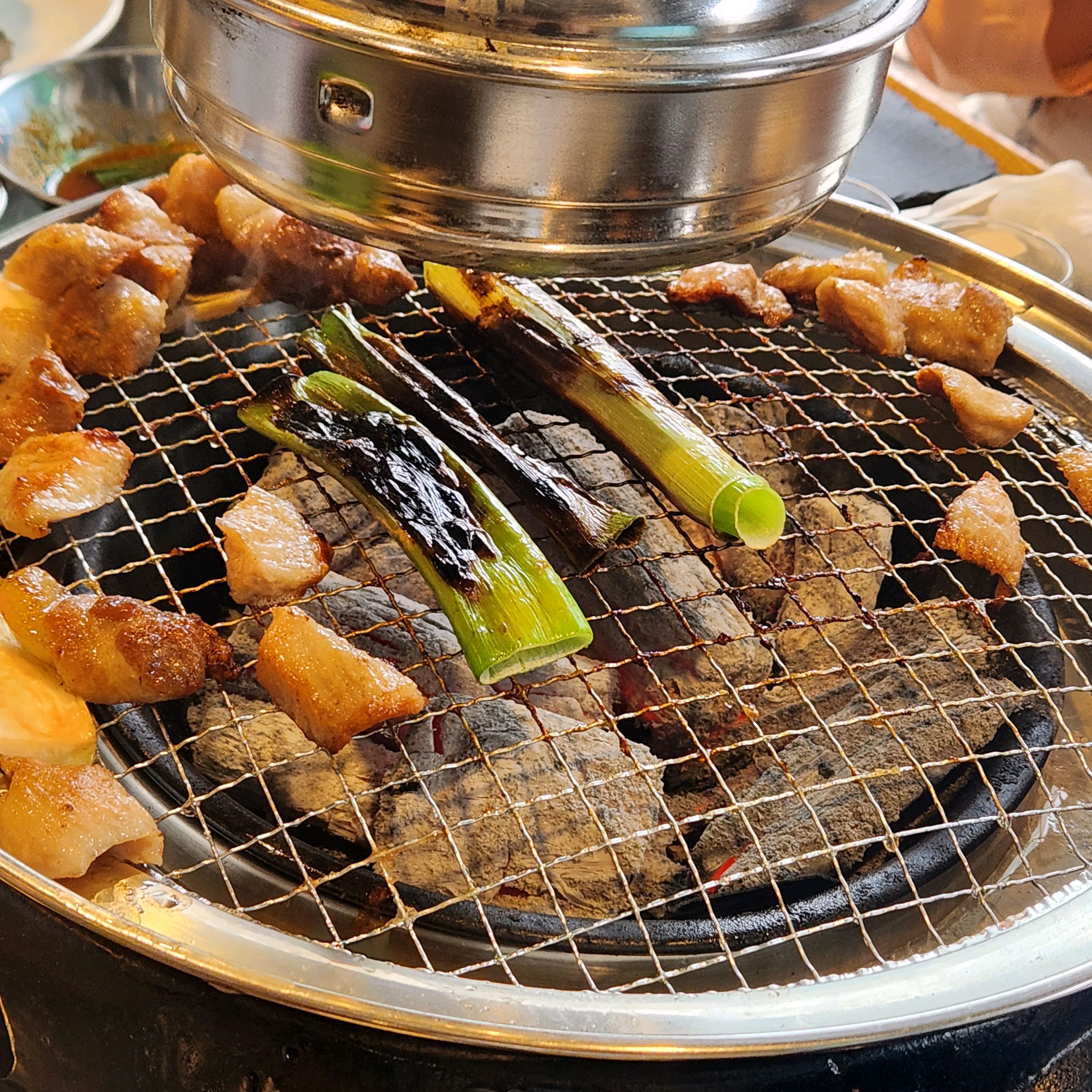 질 좋은 고기를 맛있게 먹을 수 있습니다. 다양한 부위를 즐길 수 있어 회식하기에도 좋은 