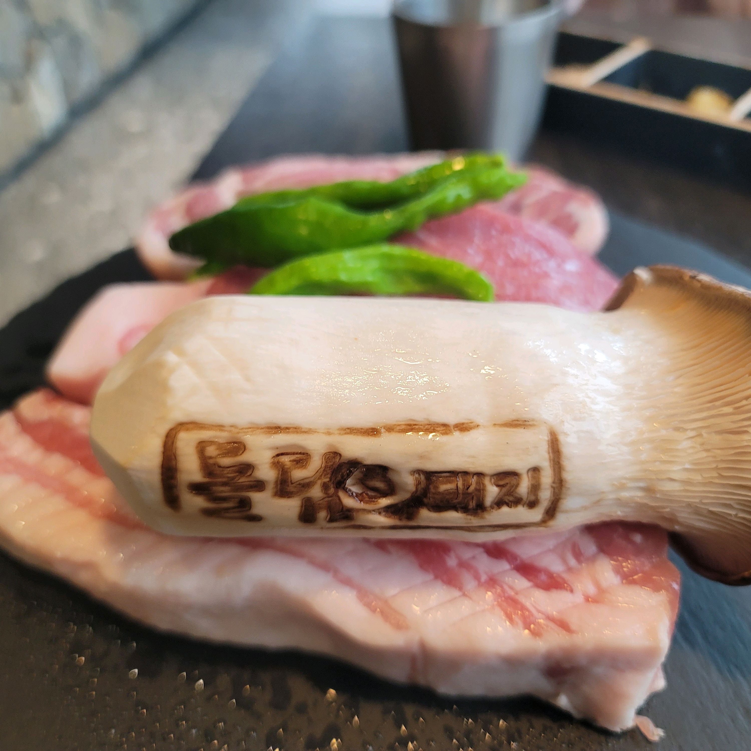 중문쪽에 나올일이 있어서 우연찮게 온 돌담. 매장이 너무 깔끔하고 좋았어요. 추천해주신대로