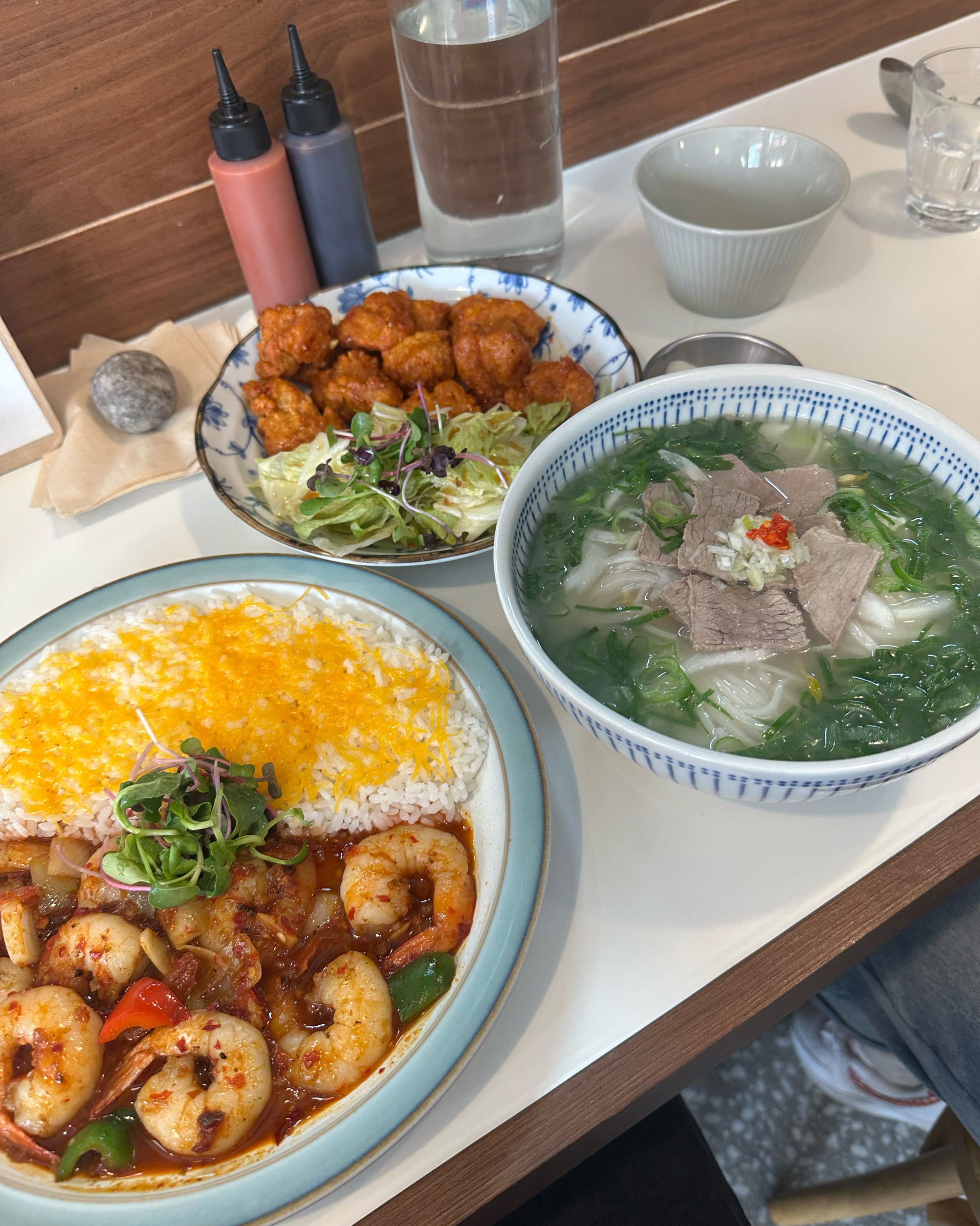 사파키친 저번에왔을때 웨이팅이 너무길어서 못먹었는데 오늘은 드디어먹었네요~기다리면서 먹는이