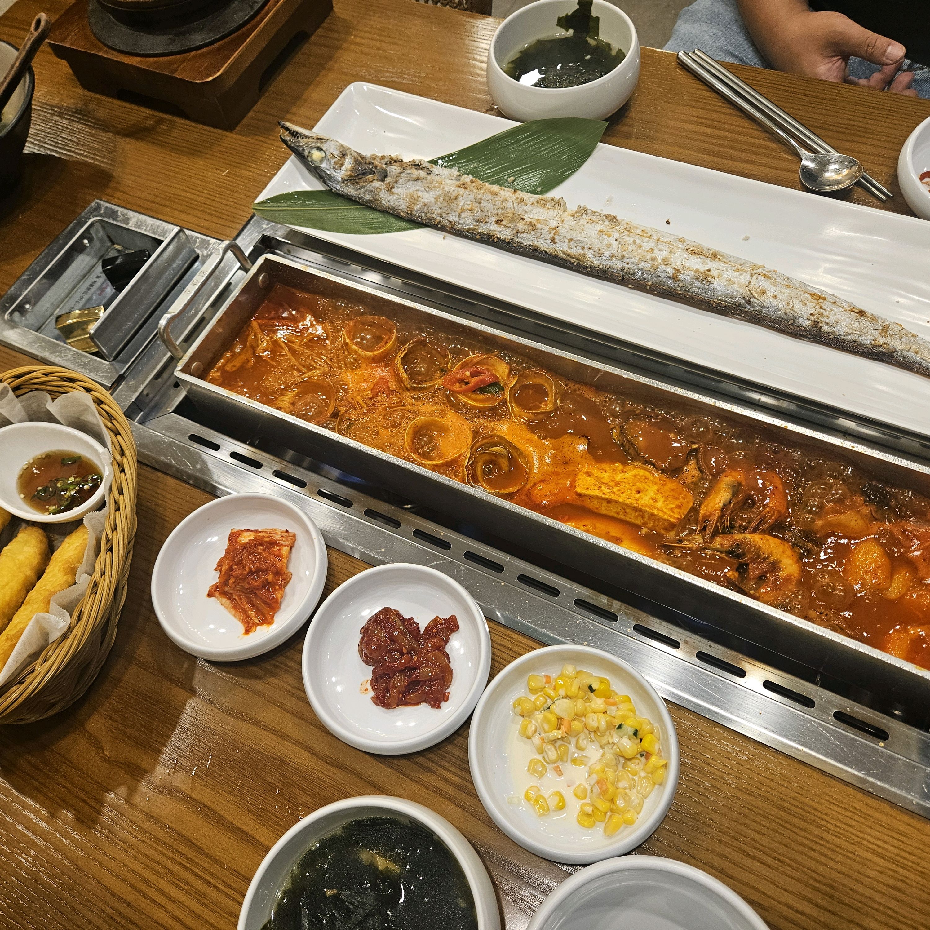 제주여행 이틀차 수많은 갈치조림가게 중 직관적으로 정하여갔는데 결론적으로는 대만족입니다ㅎㅎ