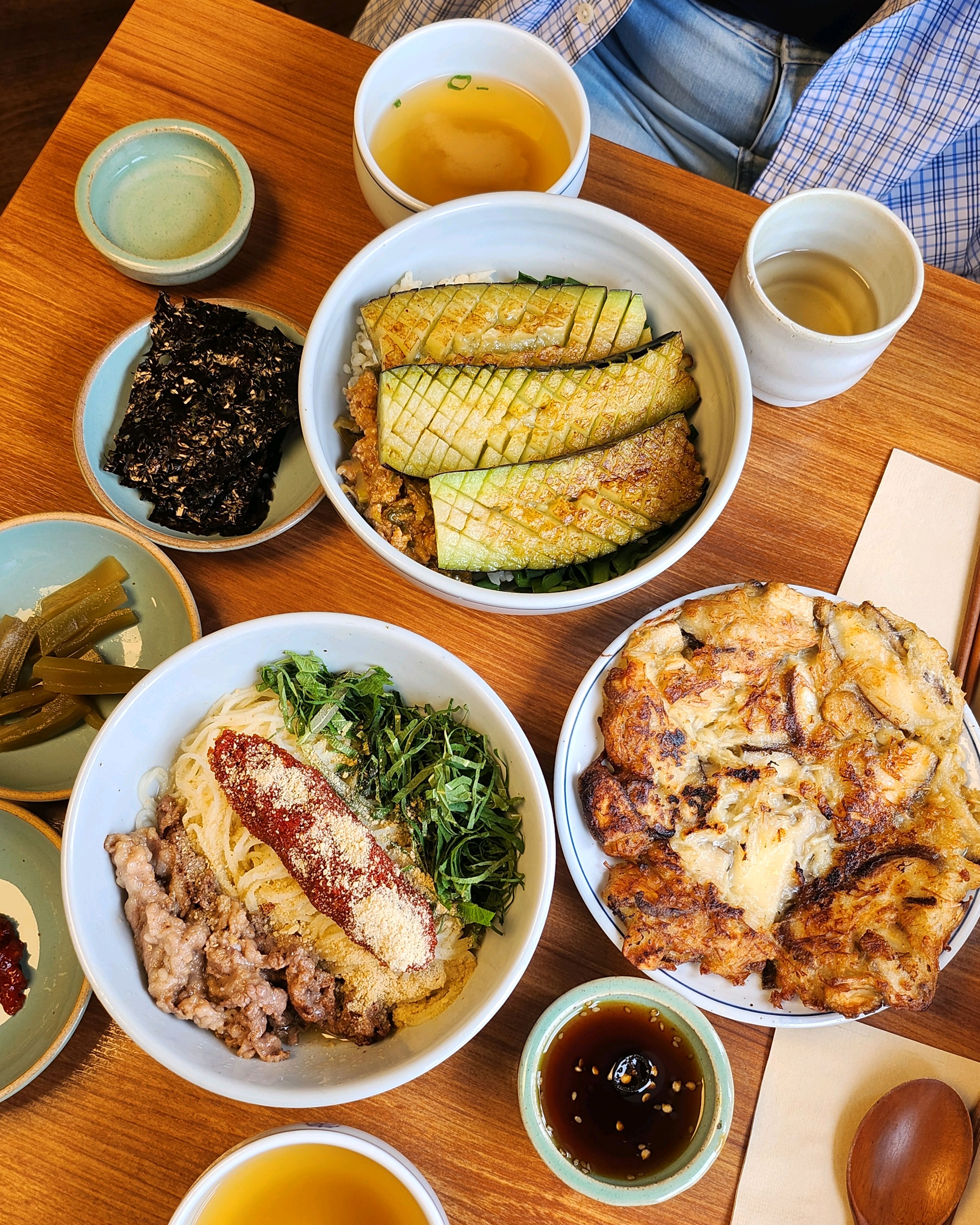 너므너무너무 맛있어요 버섯전도 최고.. 다음에 또 오고싶은 맛입니다... 반찬도 맛있고..