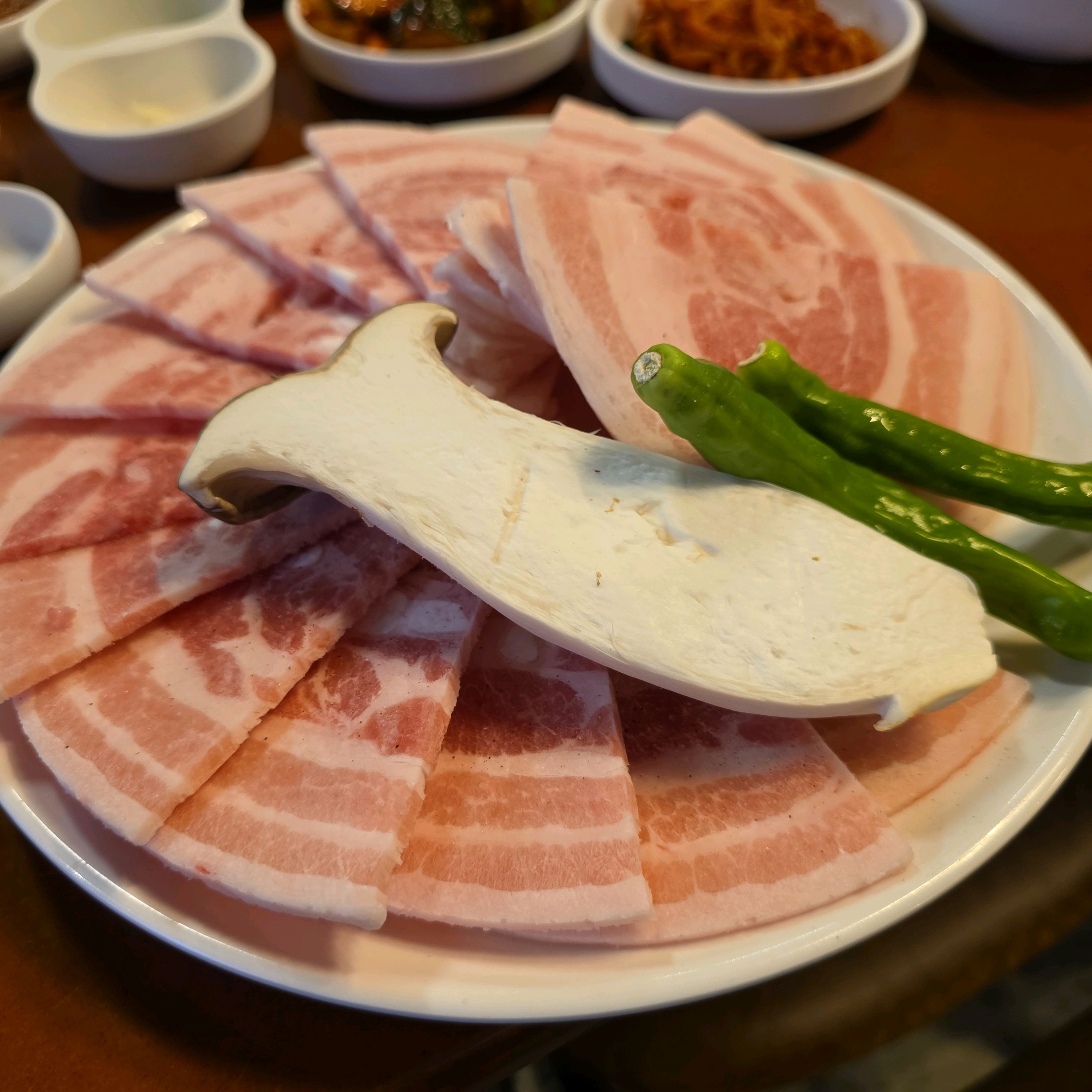 퇴근하고 회사 동료들이랑 방문했어요. - 대전 맛집 행운 대전 월평