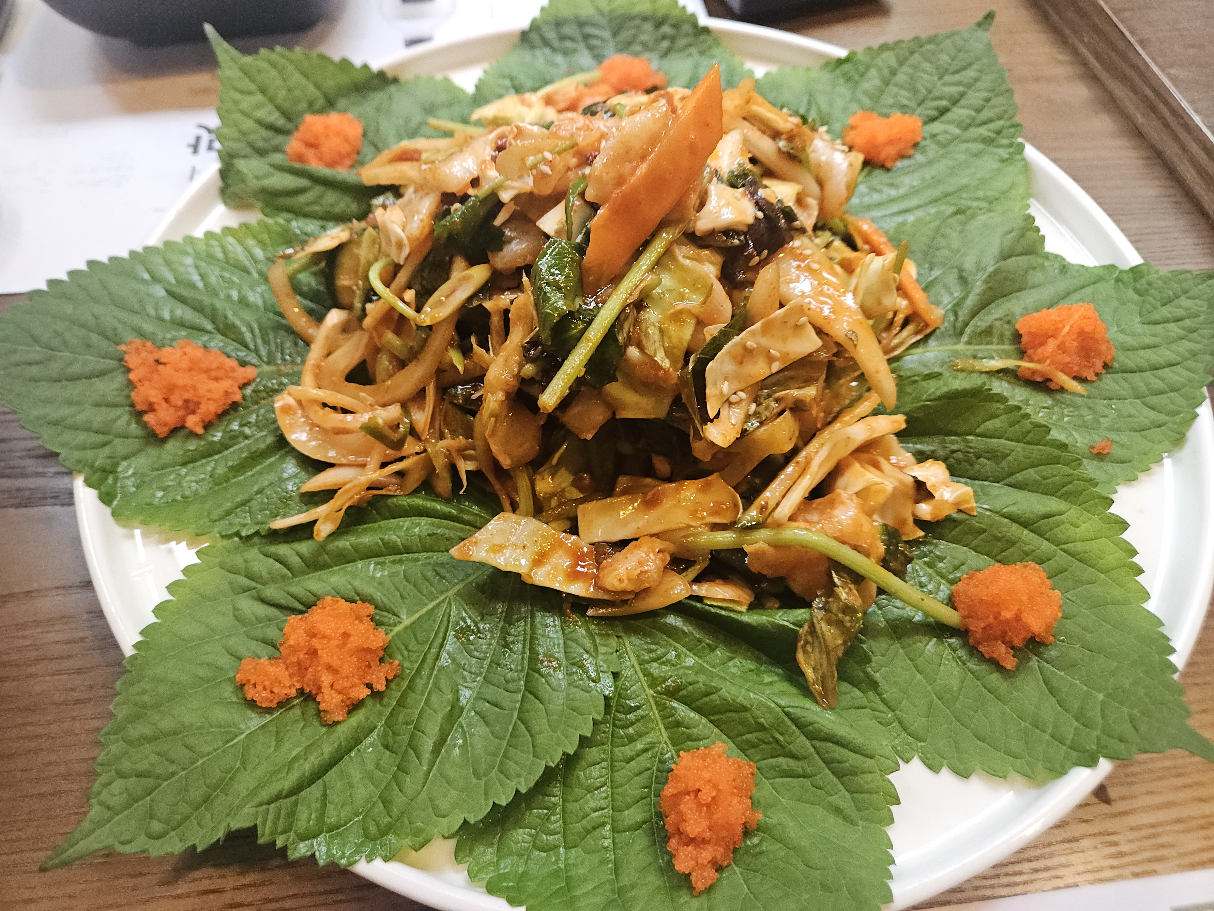 음식도 맛있고 룸도 있어서 인지 대화하기 좋아서 친구들하고 즐거운 시간 보냈습니다~~ - 대전 맛집 느린마을양조장 대전봉명점