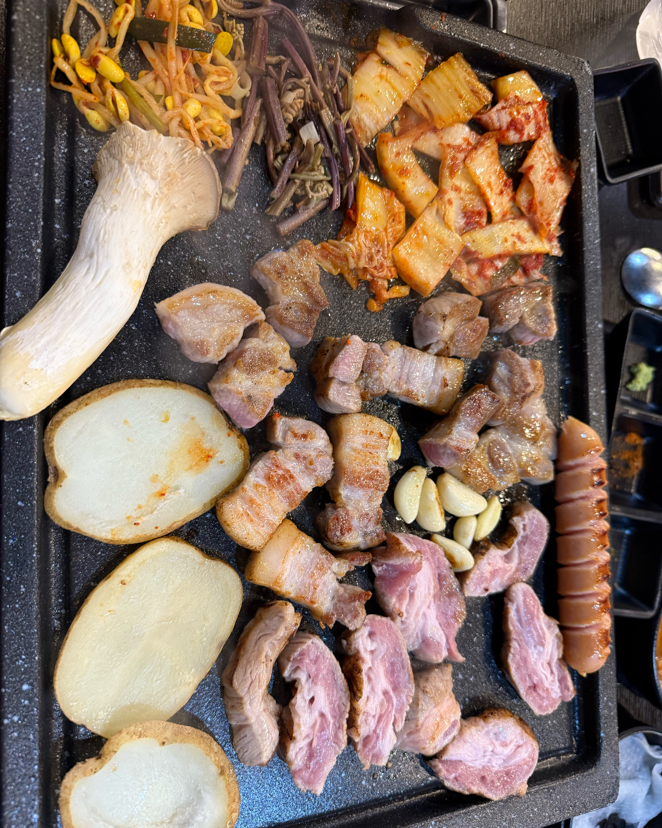 좋은 가격에 좋은 고기 배 터지게 먹고 왔습니다. - 구월동 맛집 정돈집 구월본점