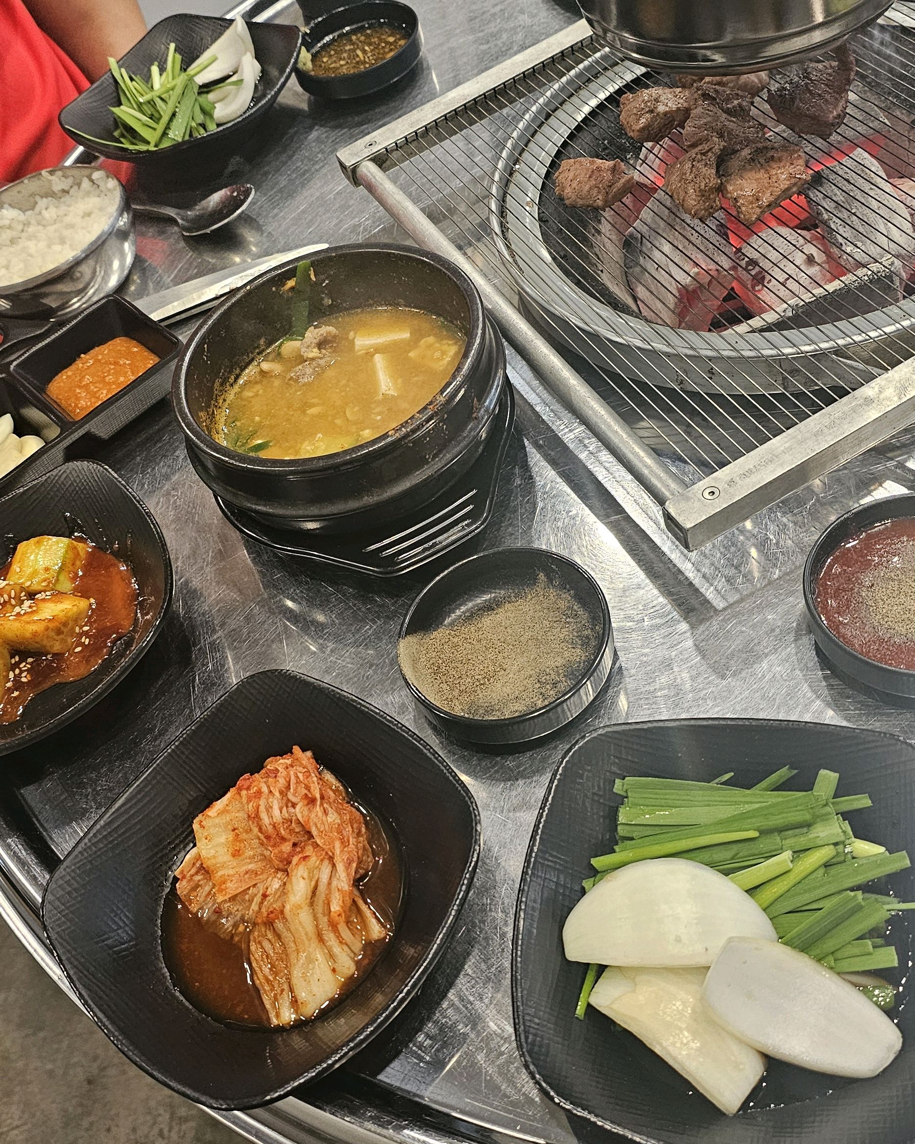 신랑이랑 간만에 둘이서 저녁먹고싶어서 네이버검색해서 찾아왔는데 시그니처메뉴인 갈매기살 너무