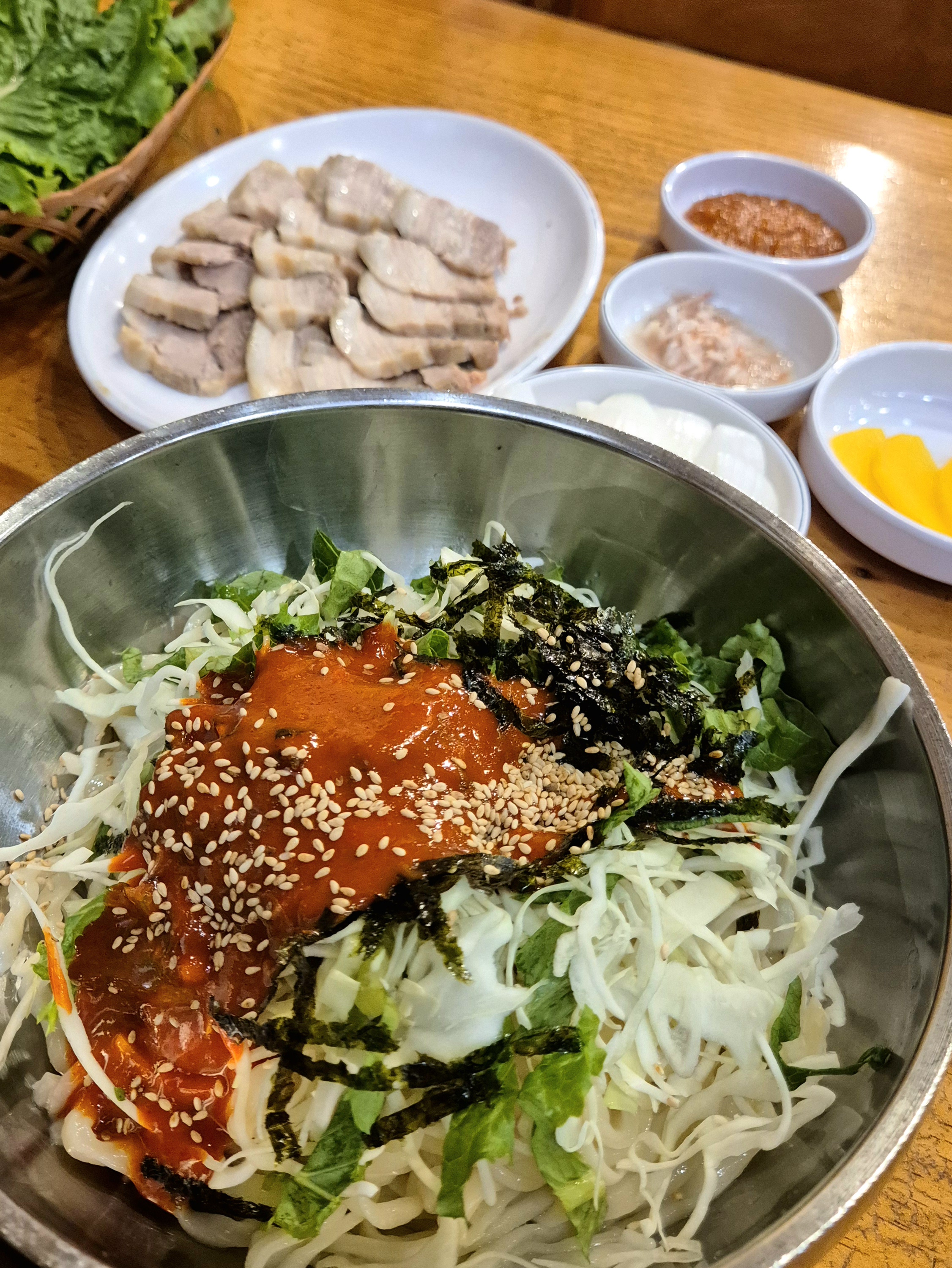 수육 가성비 끝판왕!! - 대전 맛집 김화칼국수