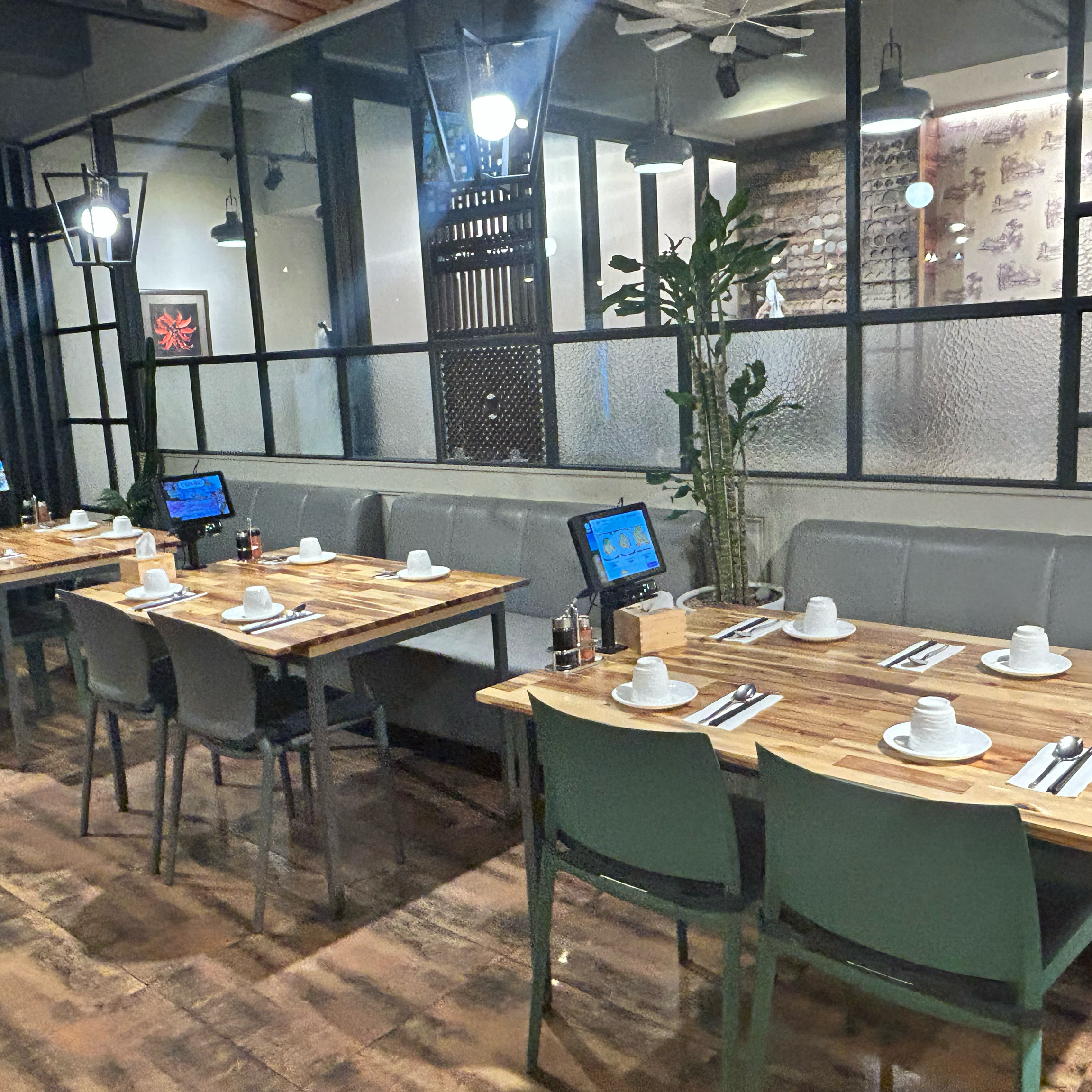 만년동에 위치한 중식당 맛집으로 고급스러운 인테리어 와 넓은 매장이 단체 회식이나 단체 모
