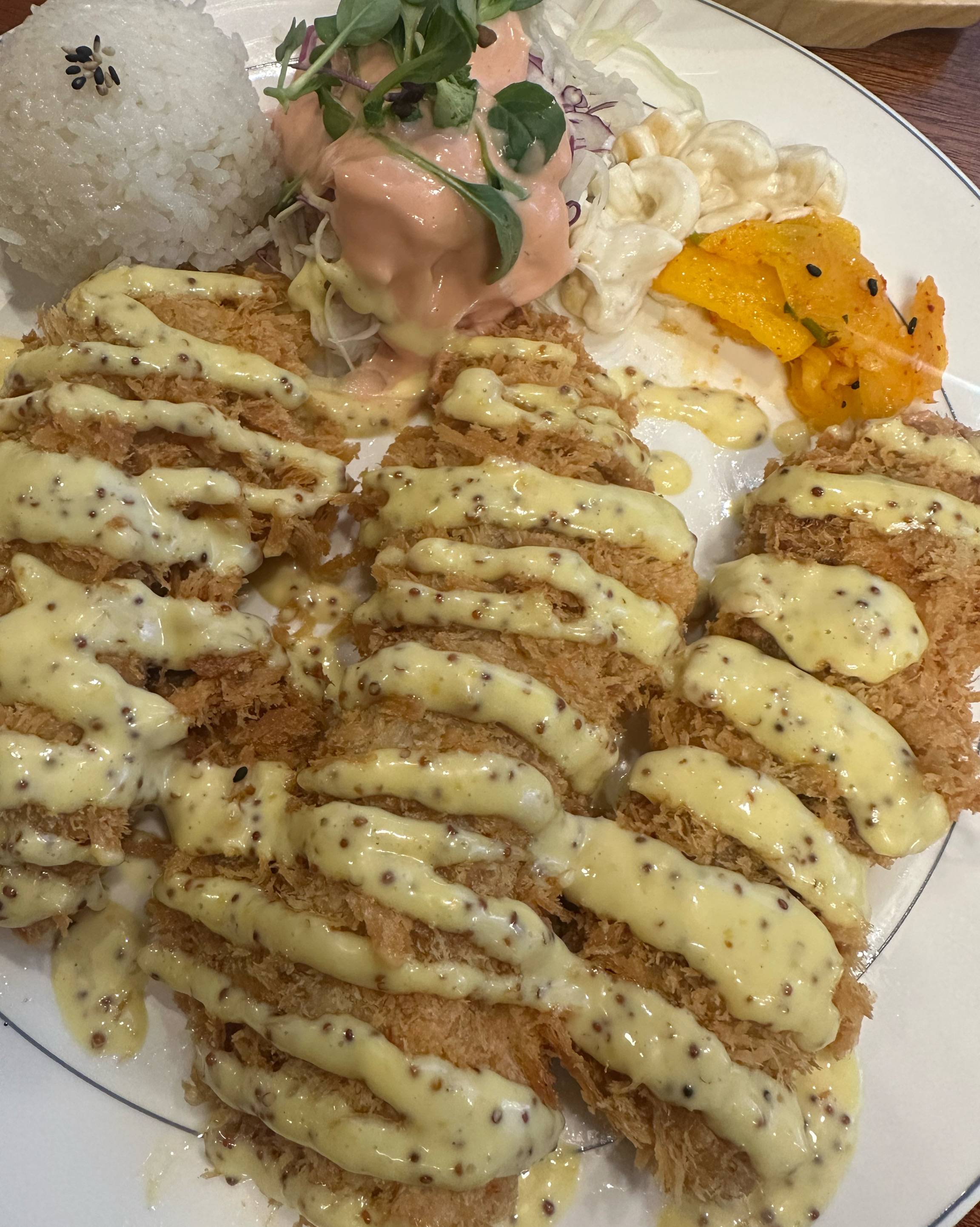 넓고 쾌적한 분위기에 셀프바도 잘 갖춰져 있어 정말 편리해요 음식도 완전 맛있음!!! - 대전 맛집 한밭경양식 월평본점