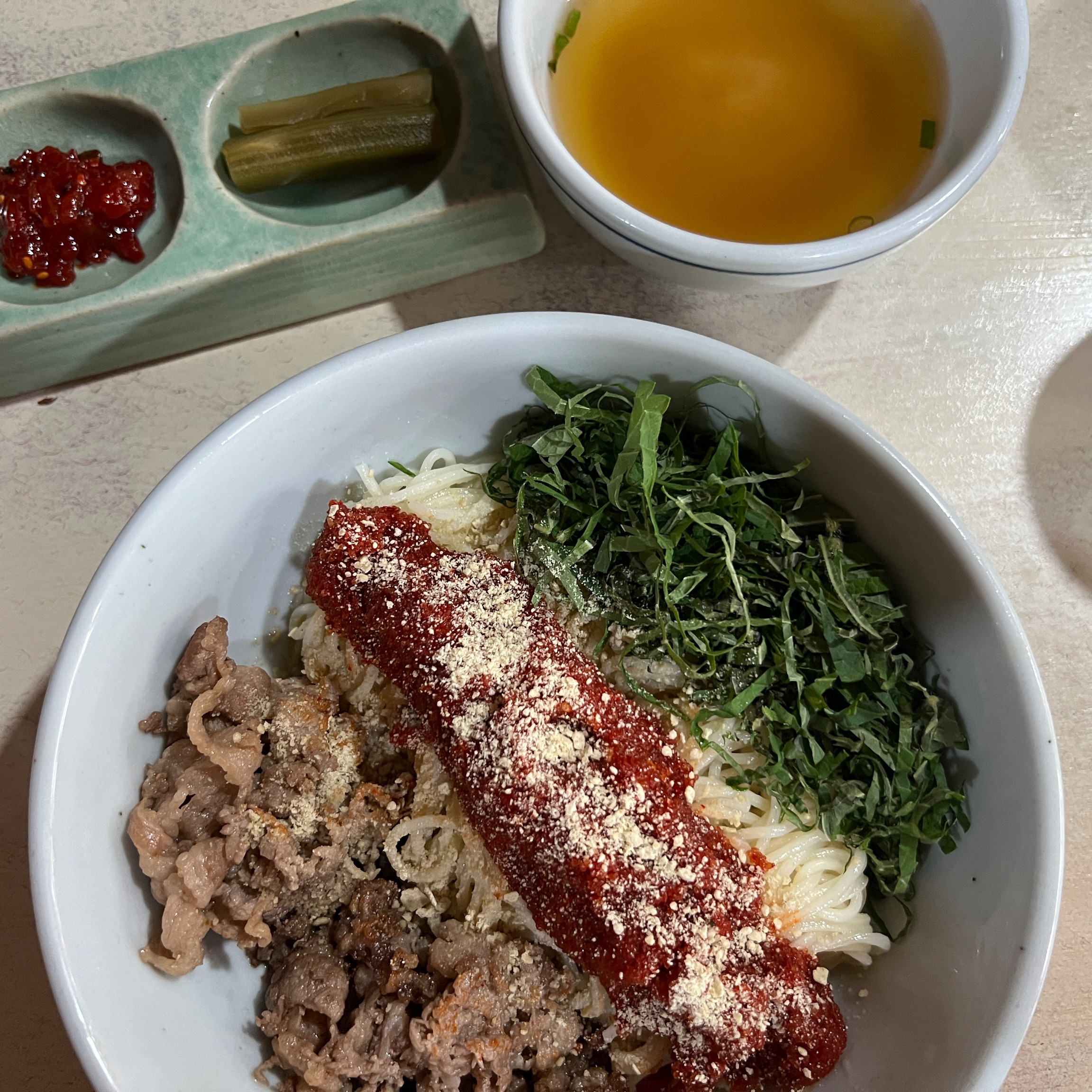 진짜 맛있게 잘 먹었습니다. 맵지 않은 고소한 비빔면 이었고 비린맛 전혀 없이 톡톡 터지는