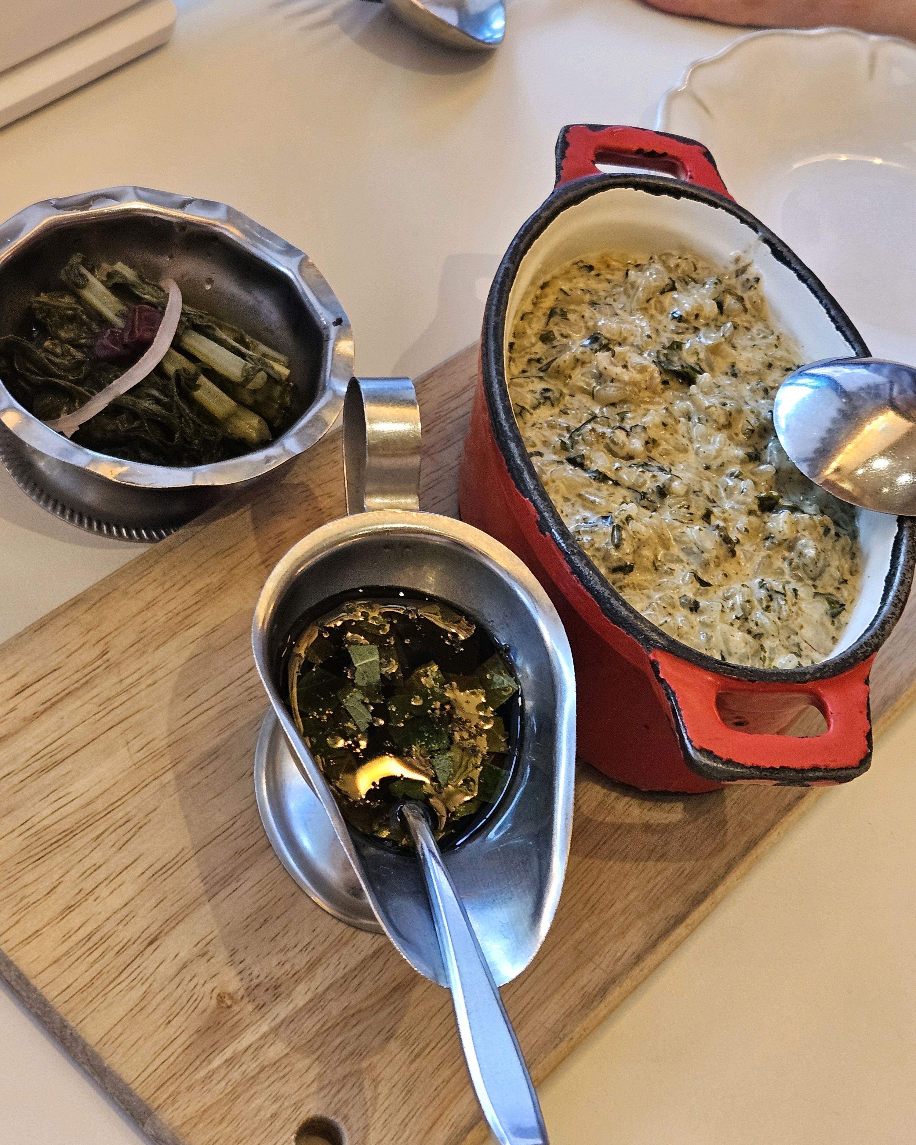 분위기가 좋아요. 가게가 아기저기해서 데이트하기 좋고 음식 맛도 좋습니다 - 강남 데이트 분위기 좋은 맛집 멜팅샵 치즈룸 파르나스몰