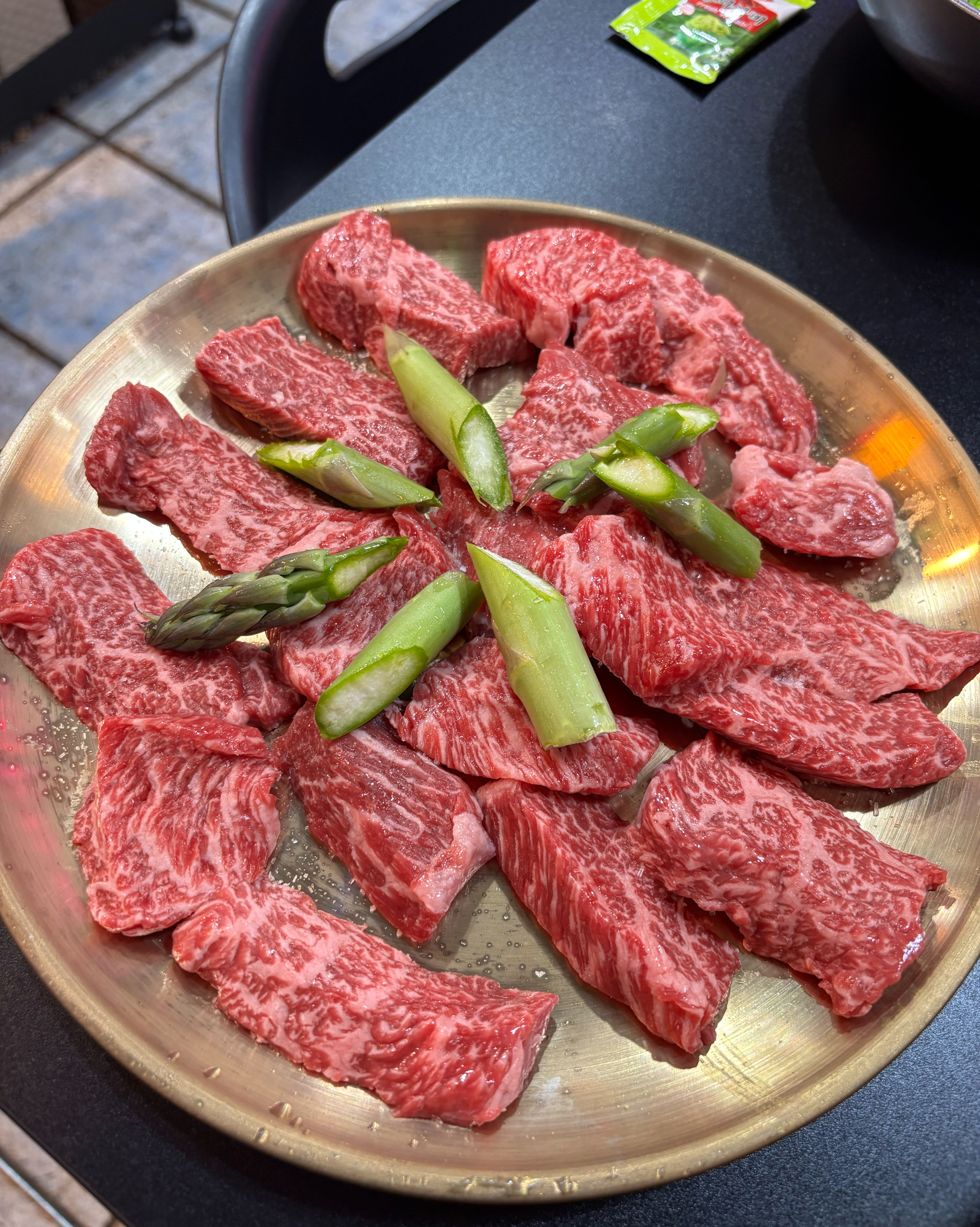 오랜만에 엄마랑 데이트했어요! 점심에 방문했는데 작은가게이지만 아늑하고 깔끔해서 식사하기