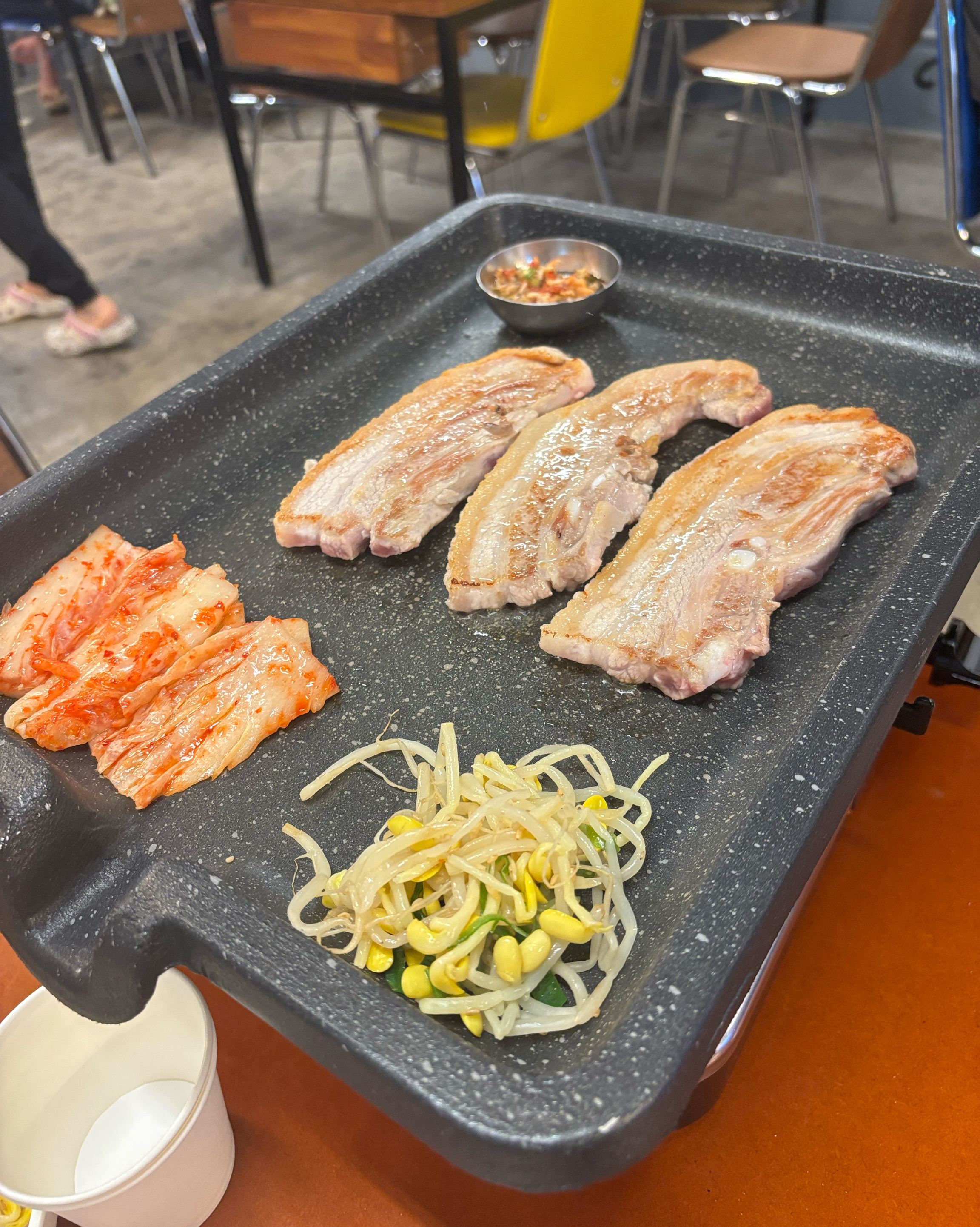 월평동 근처 고깃집을 찾던 중에 고기 질이 좋아보여서 방문했습니다! 야장에 자리가 없어서