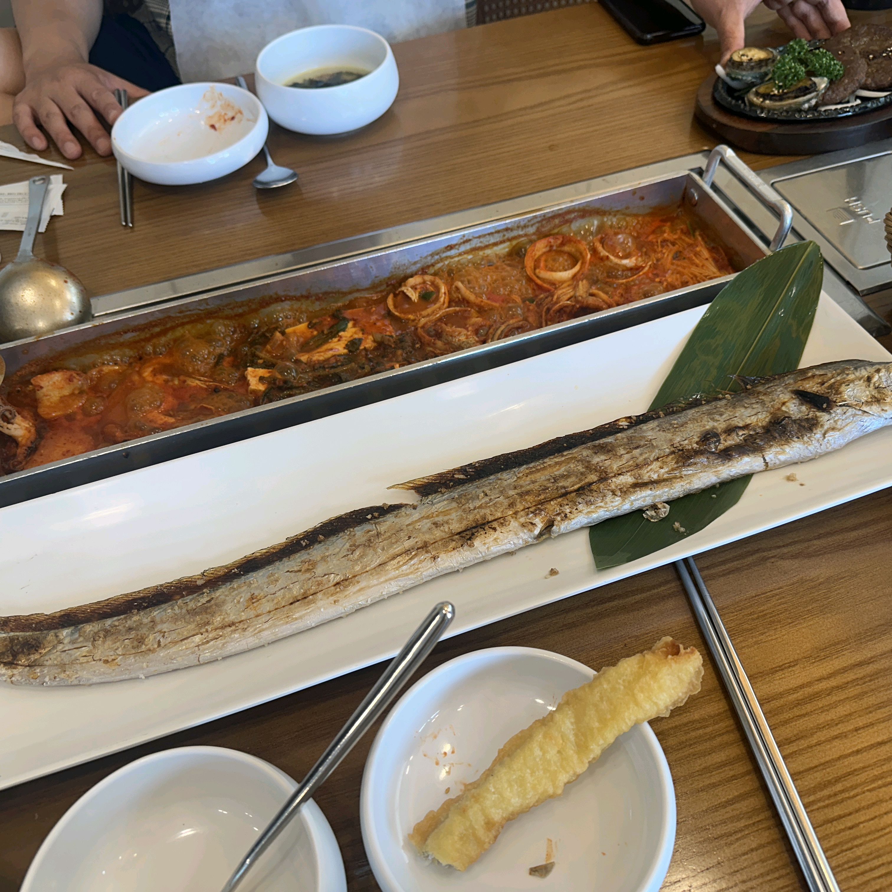 가격대비 메뉴 구성이 좋고 맛있어요 가족끼리 여행와서 잘 먹고 갑니다 - 제주 맛집 한라갈치 중문점