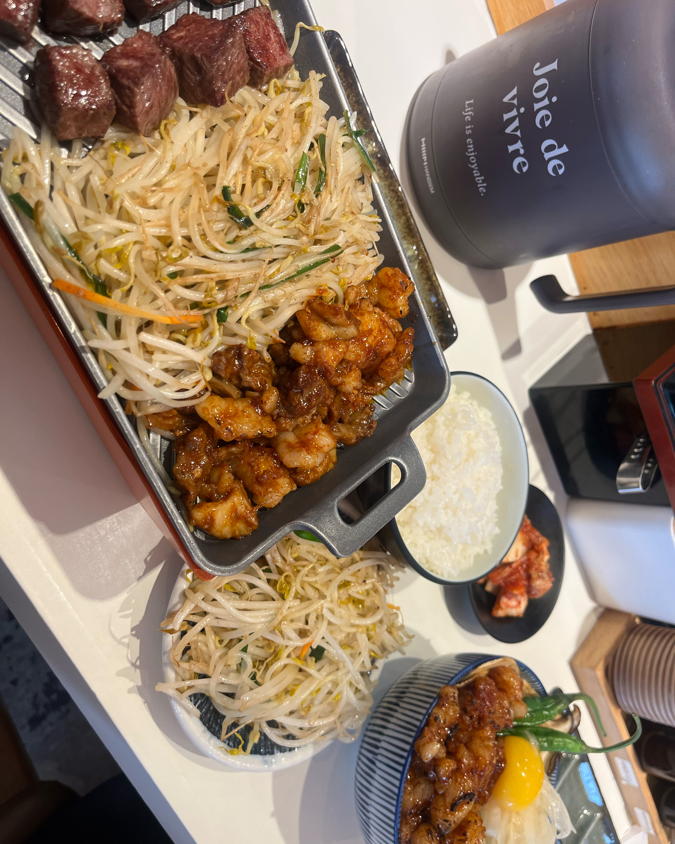 바로 앞 철판에서 구워주셔서 기다리는 시간도 너무 재밌었고 음식도 너무 맛있었어요!! 대창