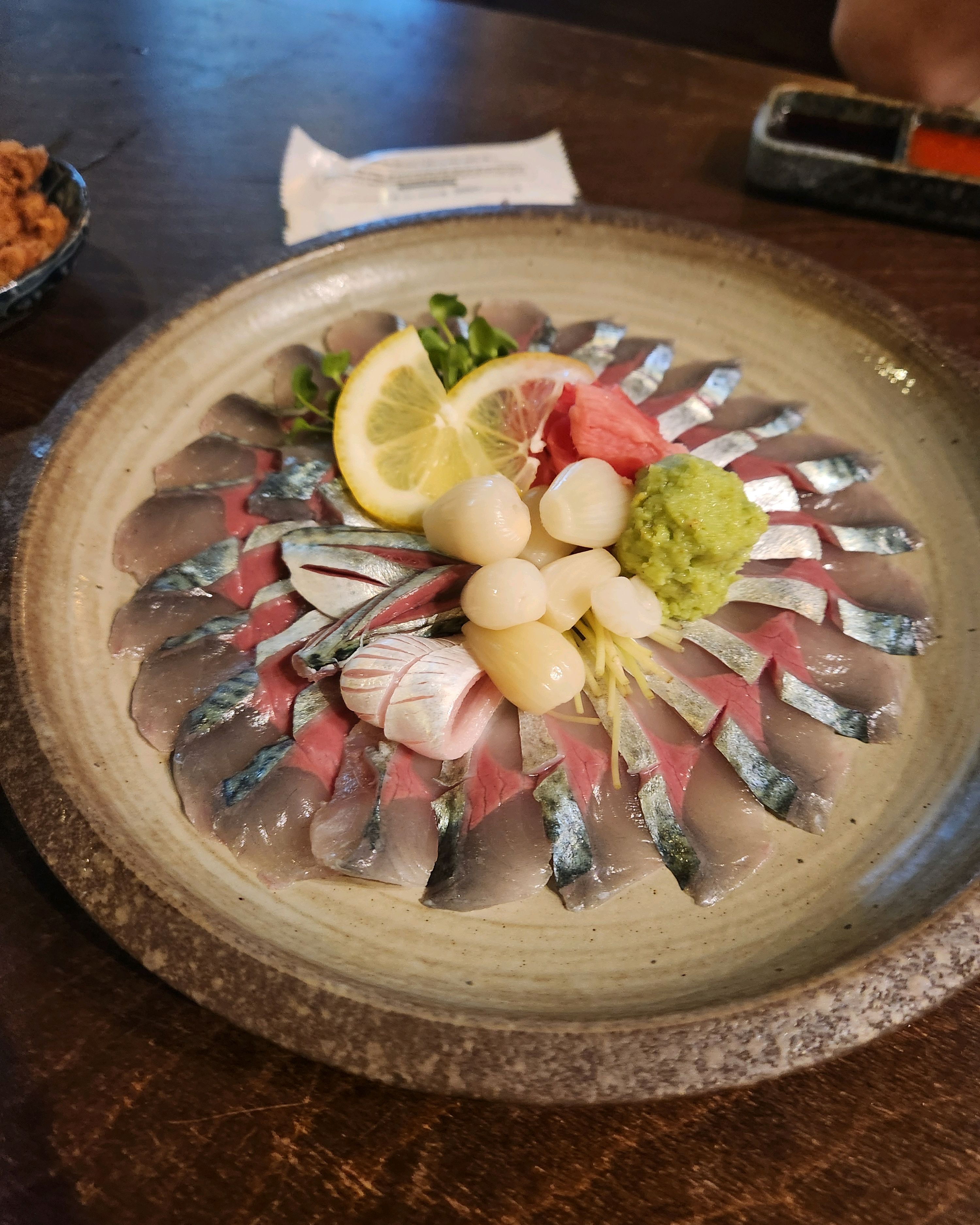 고등어 회 처음 먹어보는데 좋은 경험이었습니다 맛있어용 ㅎㅎ - 제주 맛집 훈남횟집