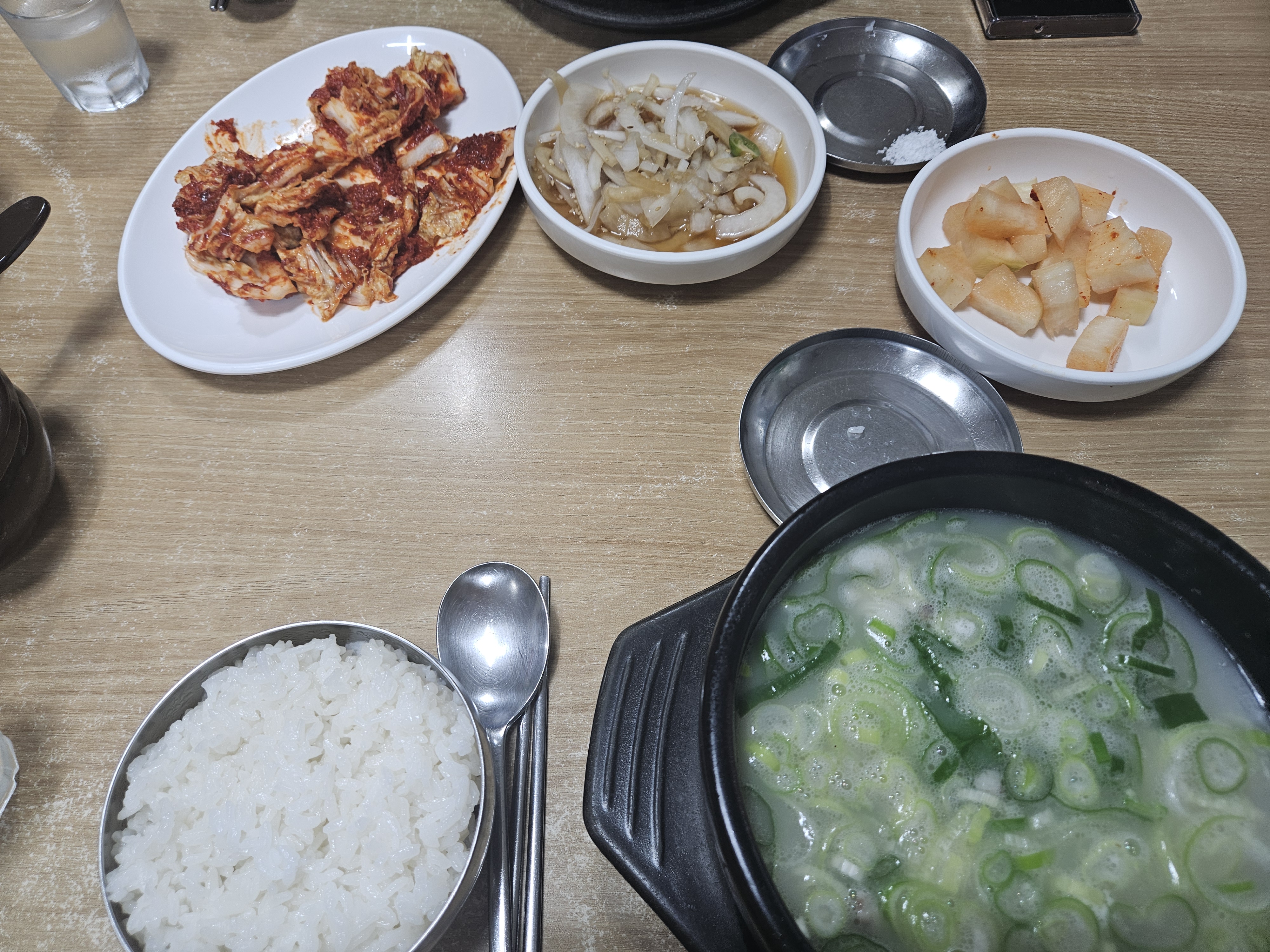 단골집이에요~!음식이 빨리 나오고 맛있어요! - 대전 맛집 선화동소머리해장국