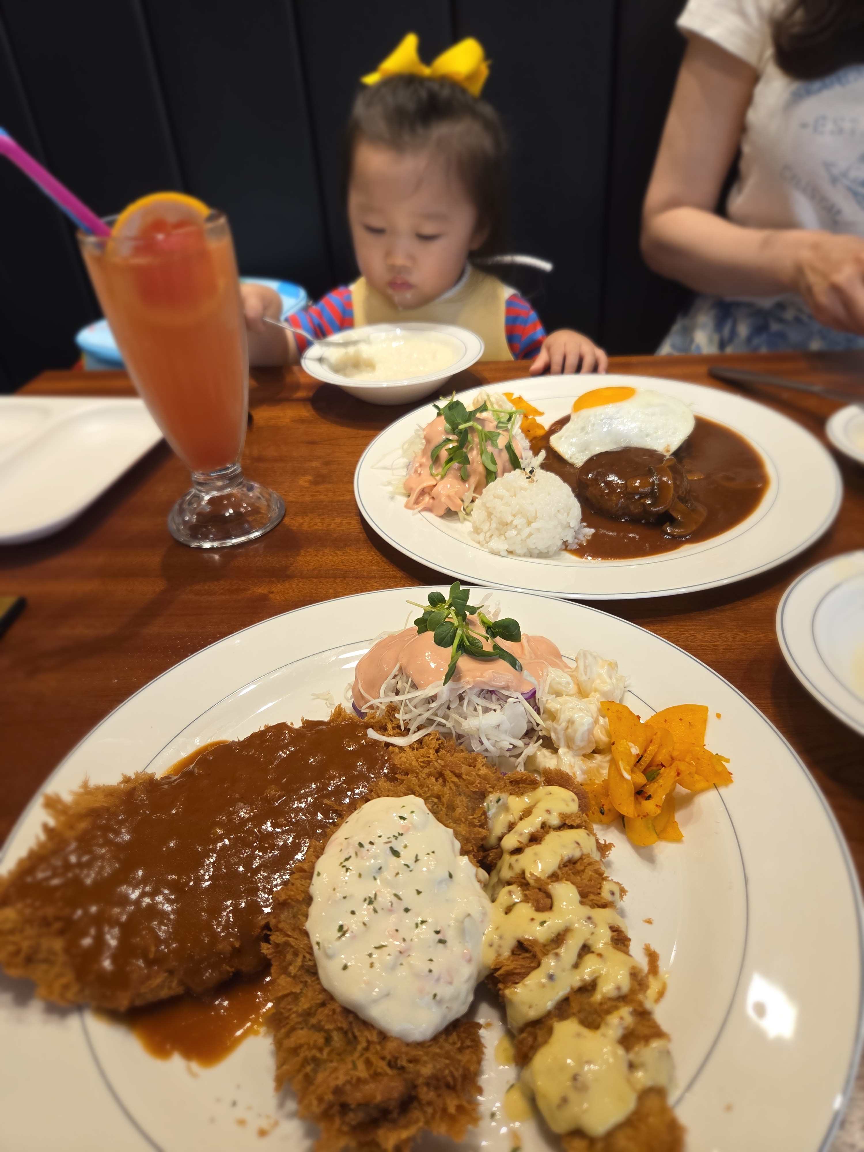 유연시절(79년새)로 잠시 돌아간듯합니다. - 대전 맛집 한밭경양식 월평본점