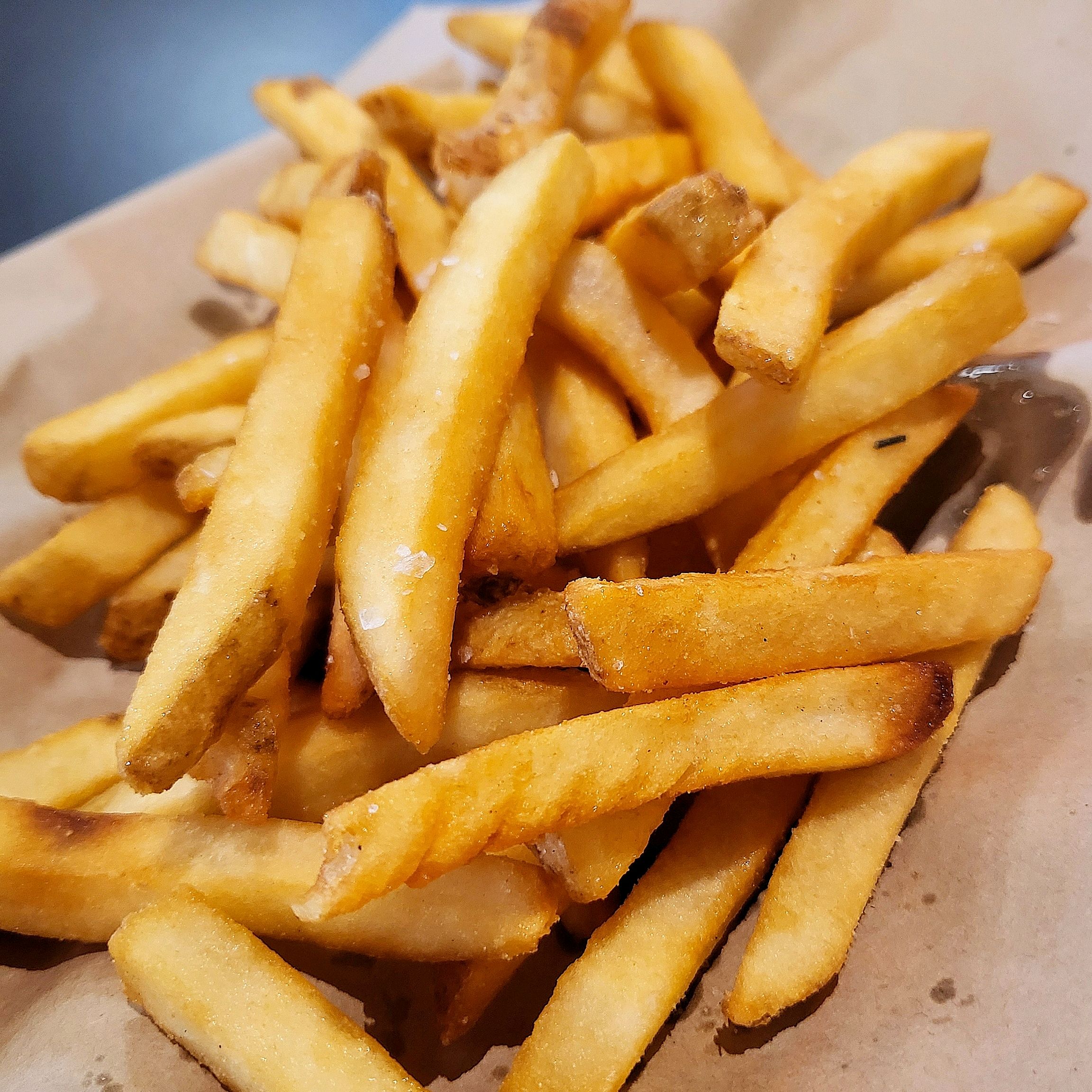 진짜 다 맛있었지만 여태껏 먹어본 봉골레 중 조개가 제일 많이 올라가있는 듯 함. 피자도 