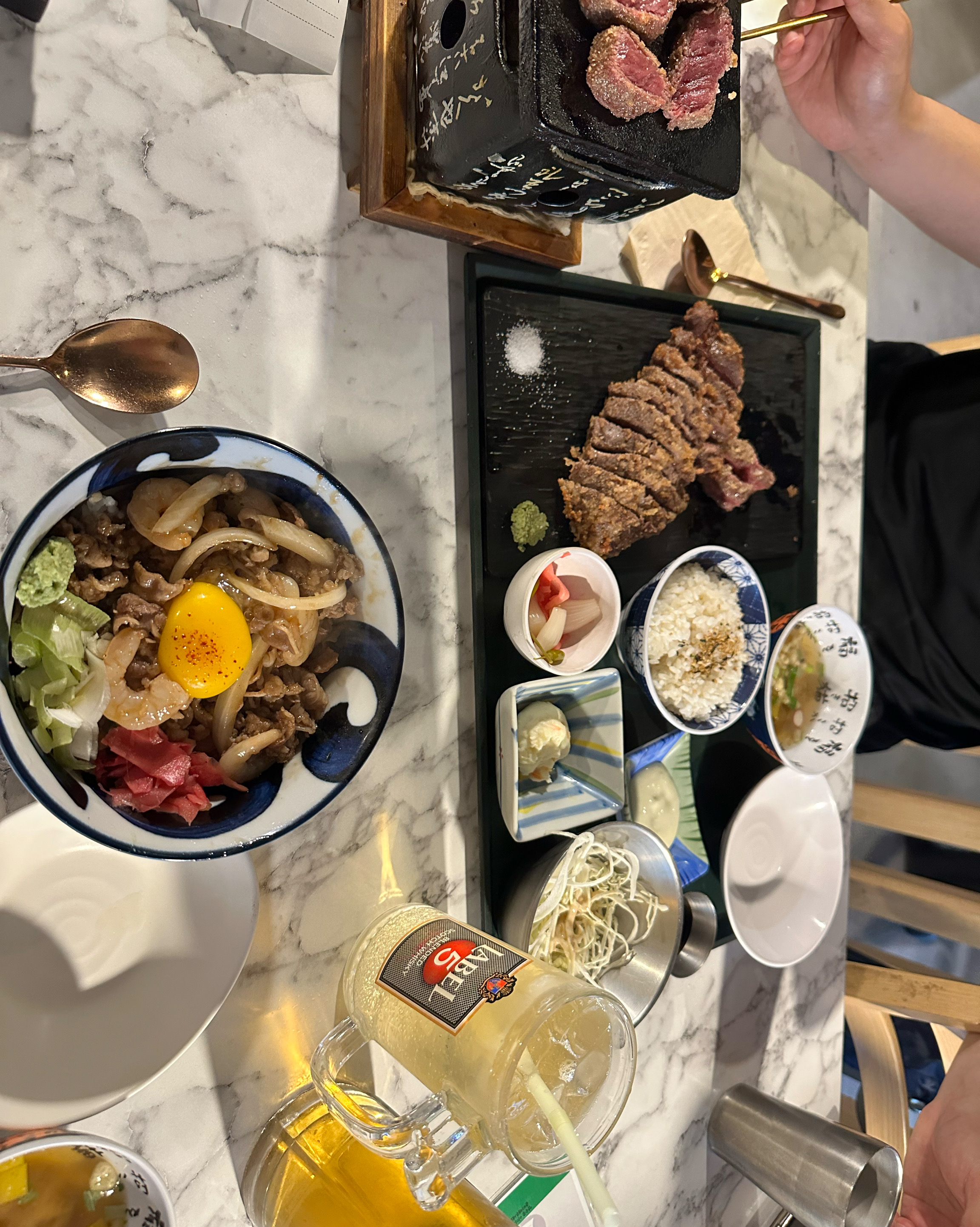 데이트하다가 저녁 먹으러 왔는데 메뉴 구성도 좋고 매장도 깔끔해서 좋아요!! 대기 없이 바