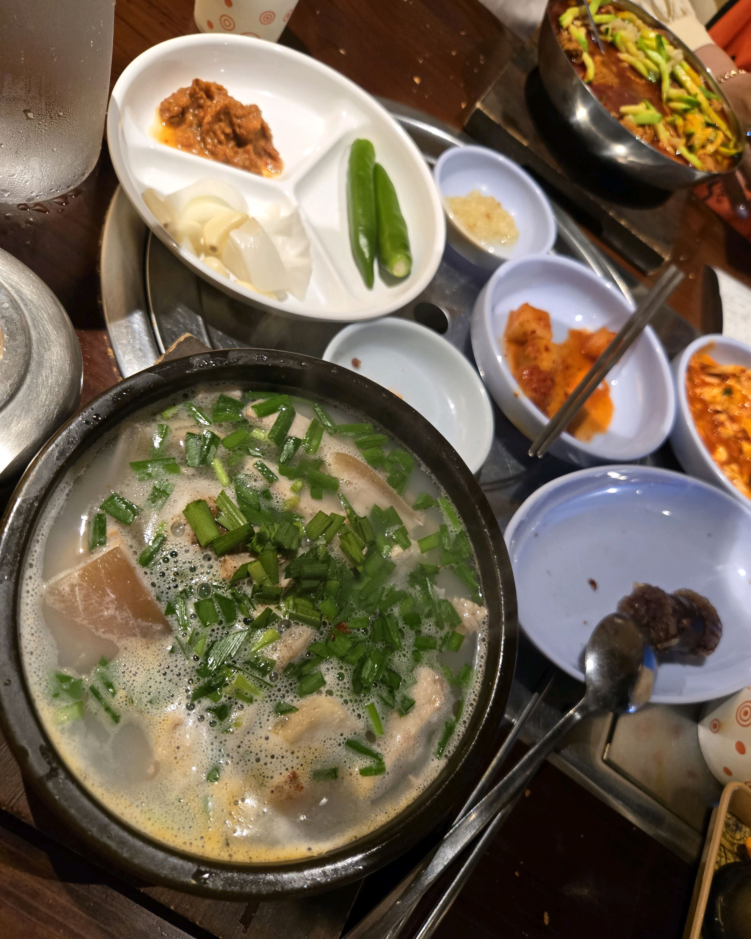 종로 나오면 늘 오는 곳이에요~ - 대구 맛집 산더미 미성돼지국밥