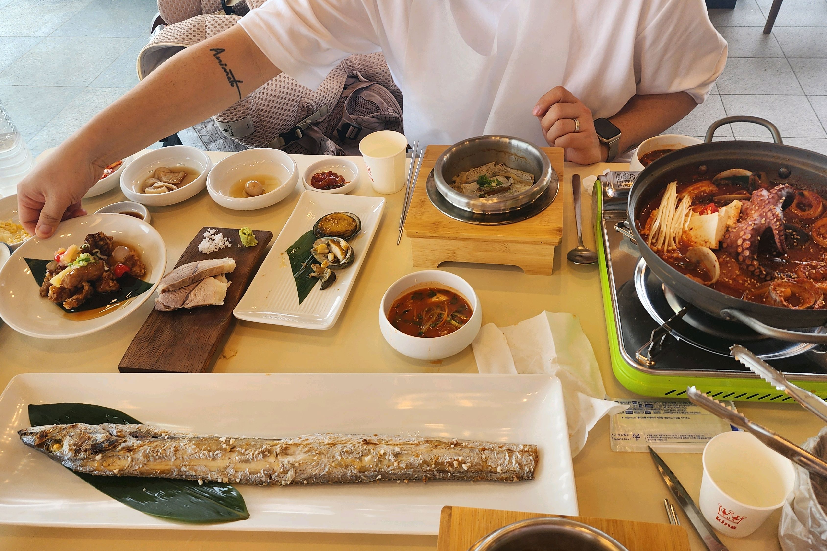 아기랑 왔는데 친절하시고 김도 주시고 넘좋았어요 ~~ - 제주 맛집 정민이네갈치 월정리본점