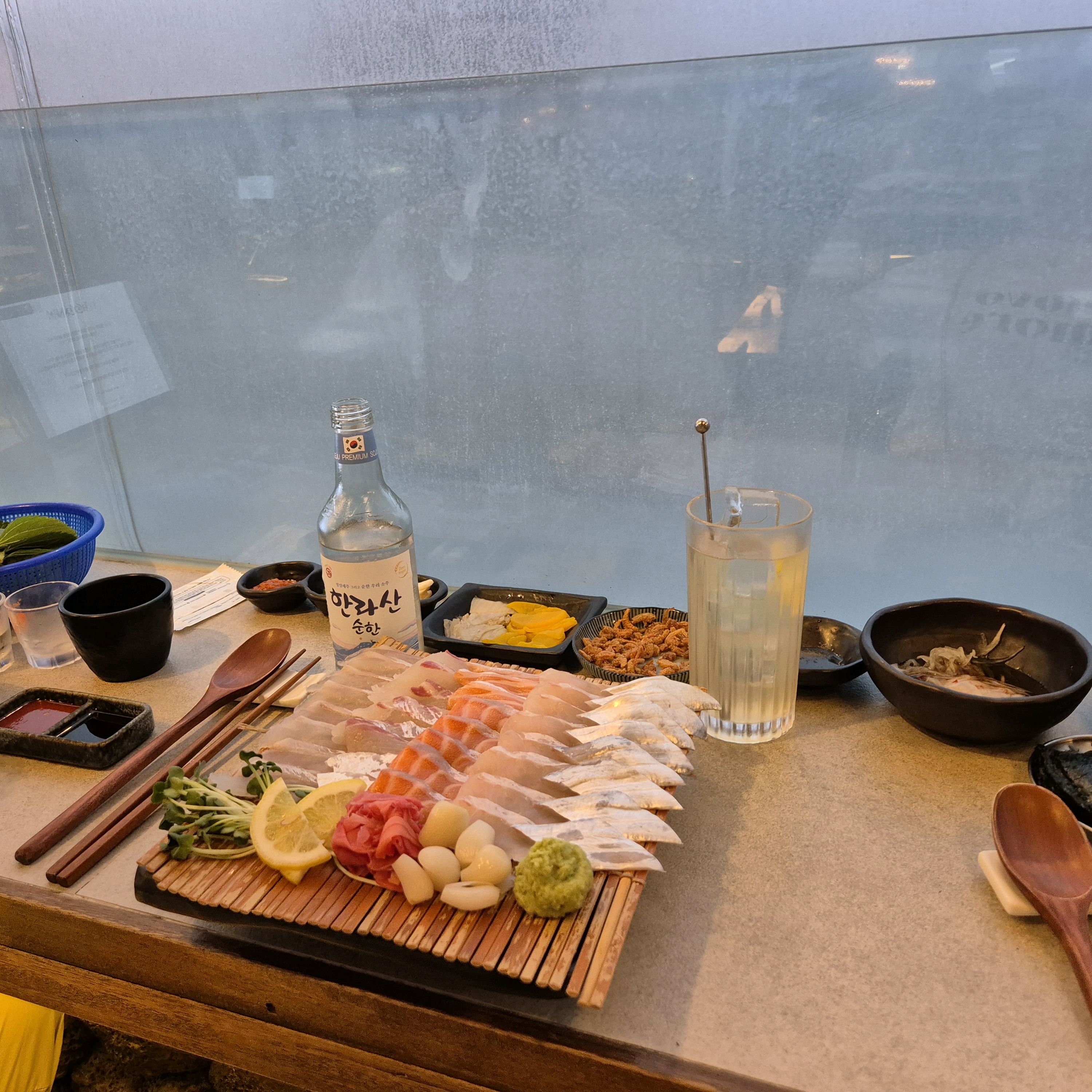 2인 모듬회 중 맛있는 메뉴도 다양하고 - 제주 맛집 훈남횟집