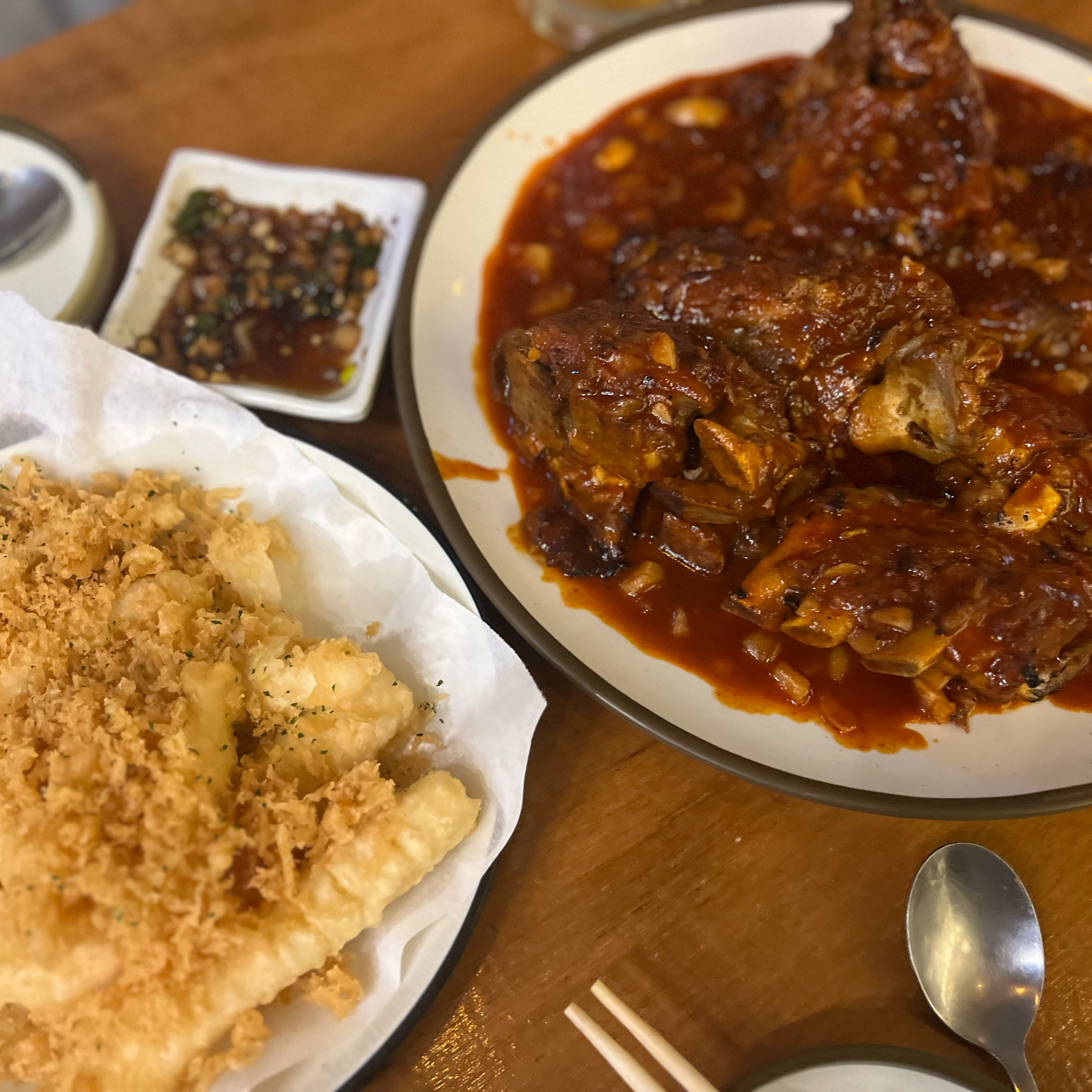 두번째 방문입니다. 뼈구이는 주먹밥이랑 꼭 같이 먹어주세요~~! 맛이 한층 업그레이드됩니다