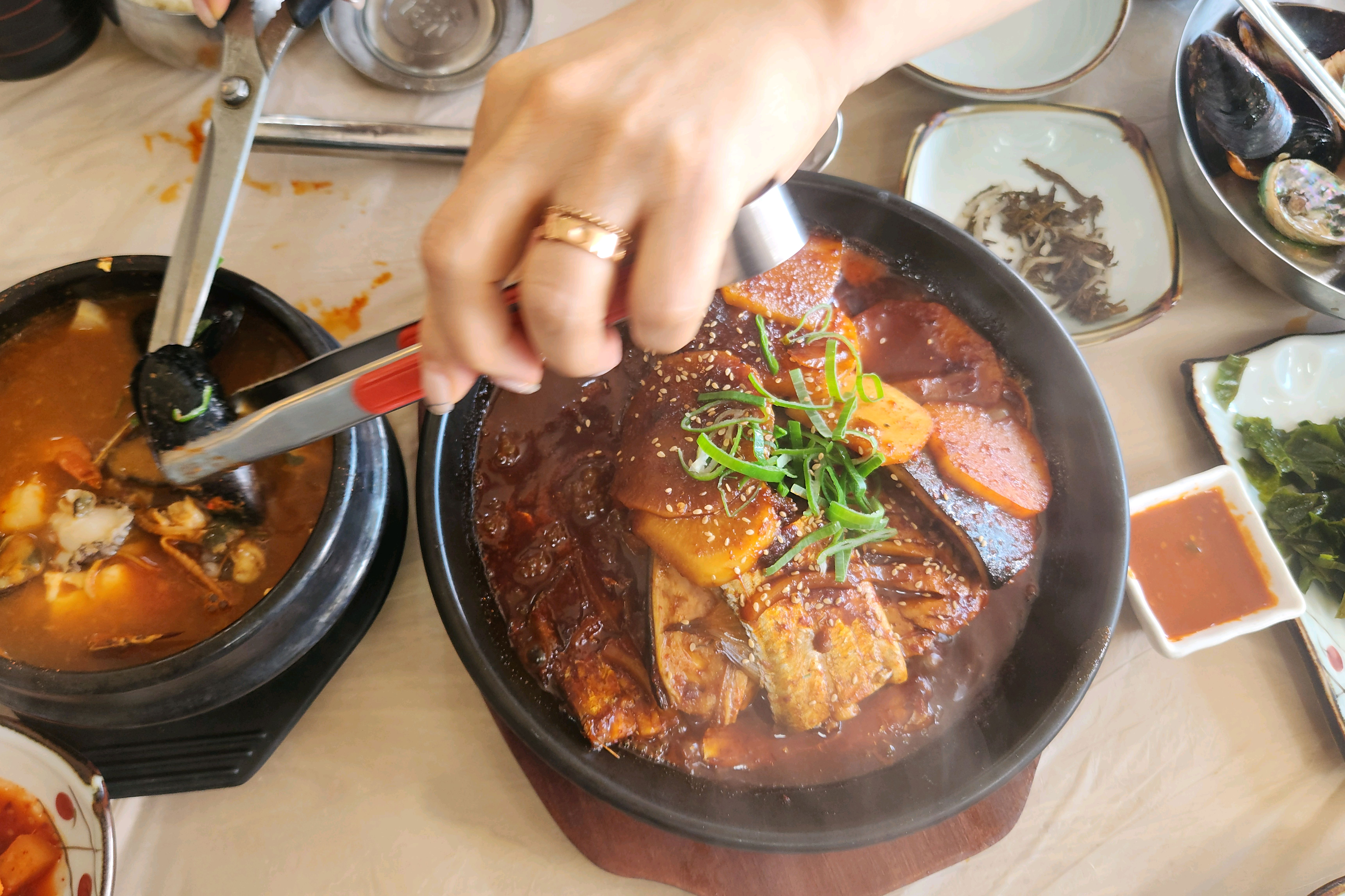 미역,조림.탕 다 맛있고 청결합니다. - 제주 맛집 성산바다풍경 제주성산일출봉점