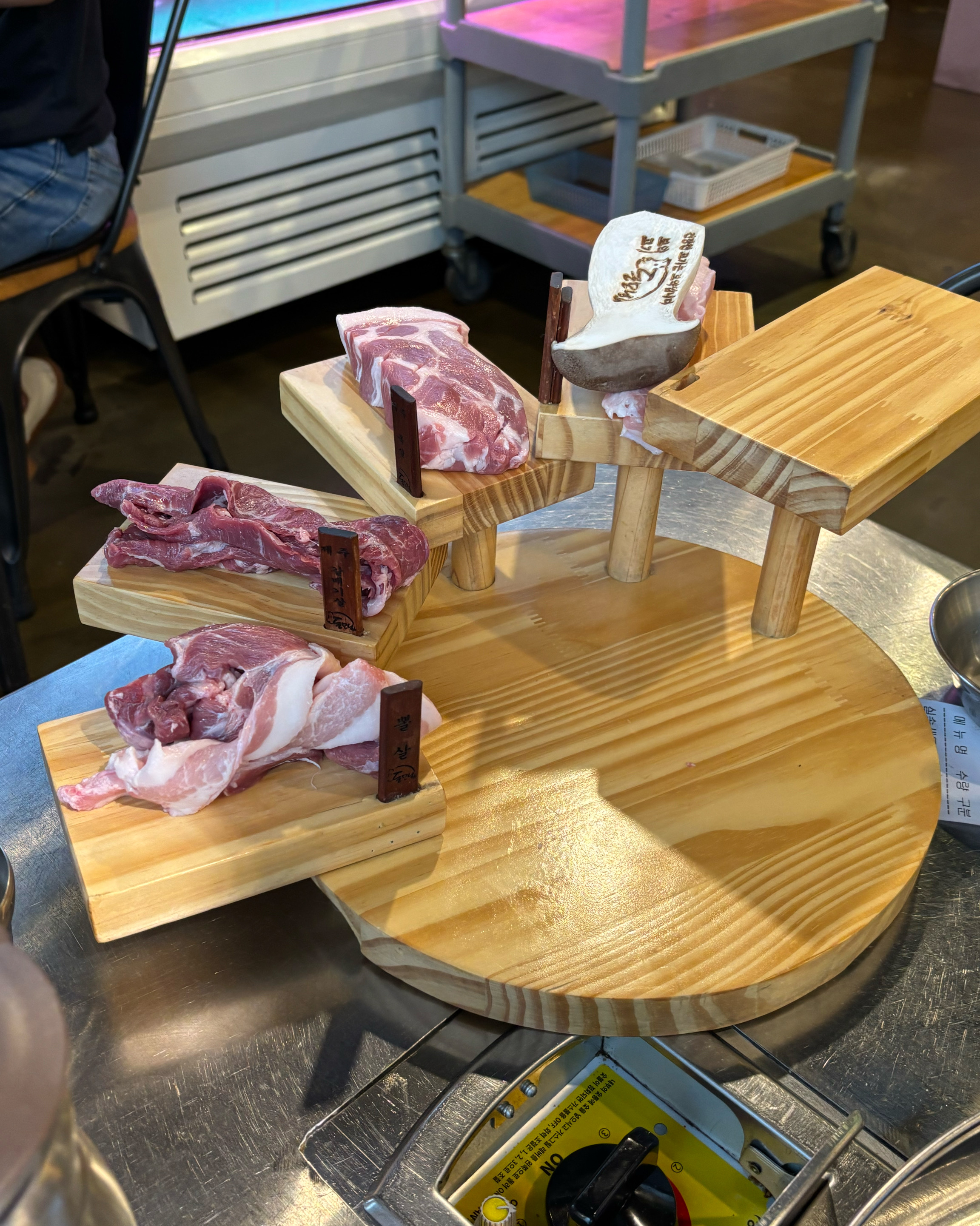 간만에 너 ~~ 무 맛있는 고깃집에 다녀왔어요. 특히 된찌 존맛탱 ㅠㅠㅠㅠ 꼭 세트메뉴로 