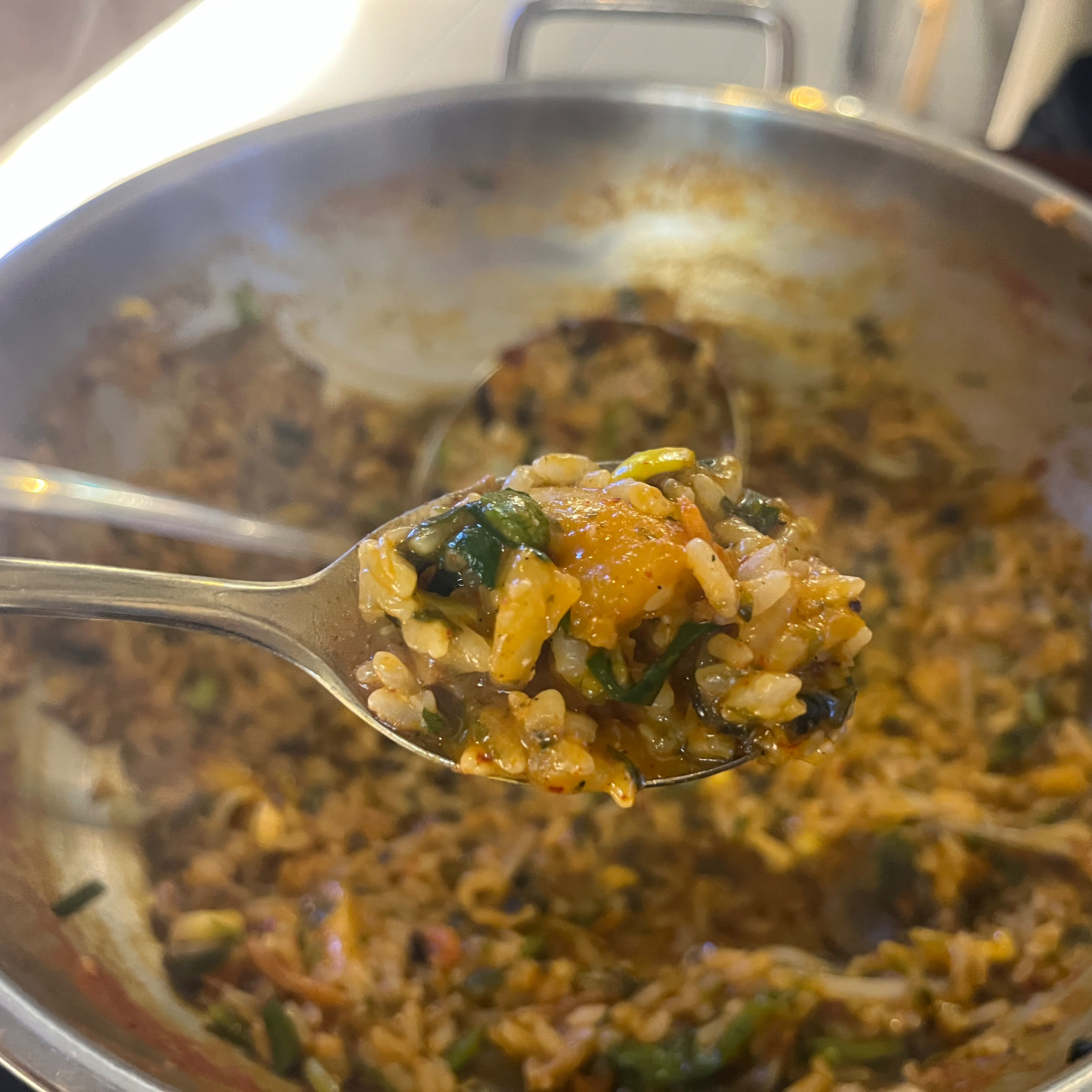 직접 만드신 장, 신선한 재료들로 만든 민물매운탕 너무 맛있게 잘 먹었습니다. 분위기도 괜