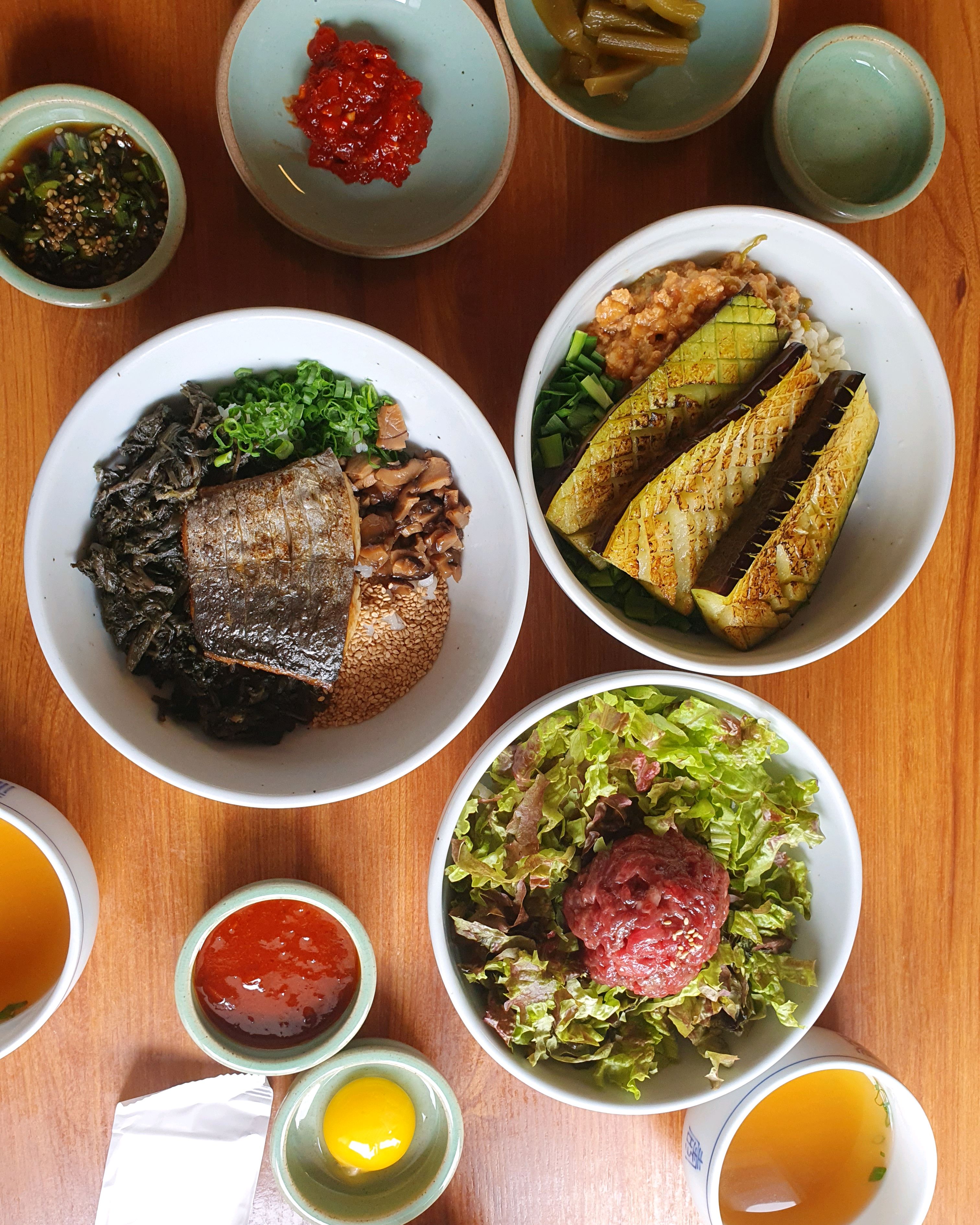 음식이 깔끔하게 나와요~ 가지 좋아하는데 맛잇네요~ 교동시장 근처라 찾기는 좀 힘들었어요