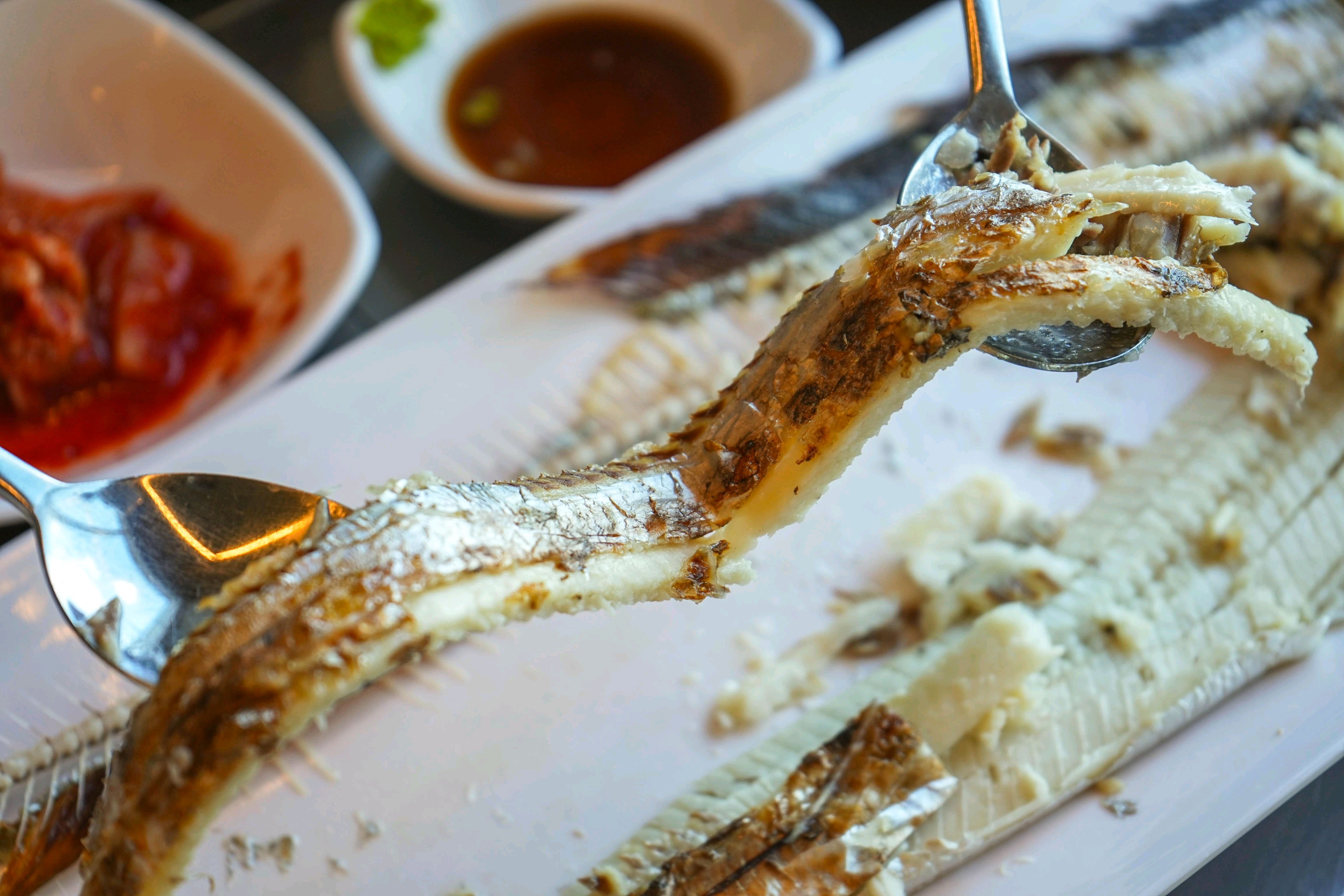 갈치구이가 담백해서 밥이랑 정말 잘 어울렸어요. 고소한 풍미에 부드러운 갈치살이 곁들여져